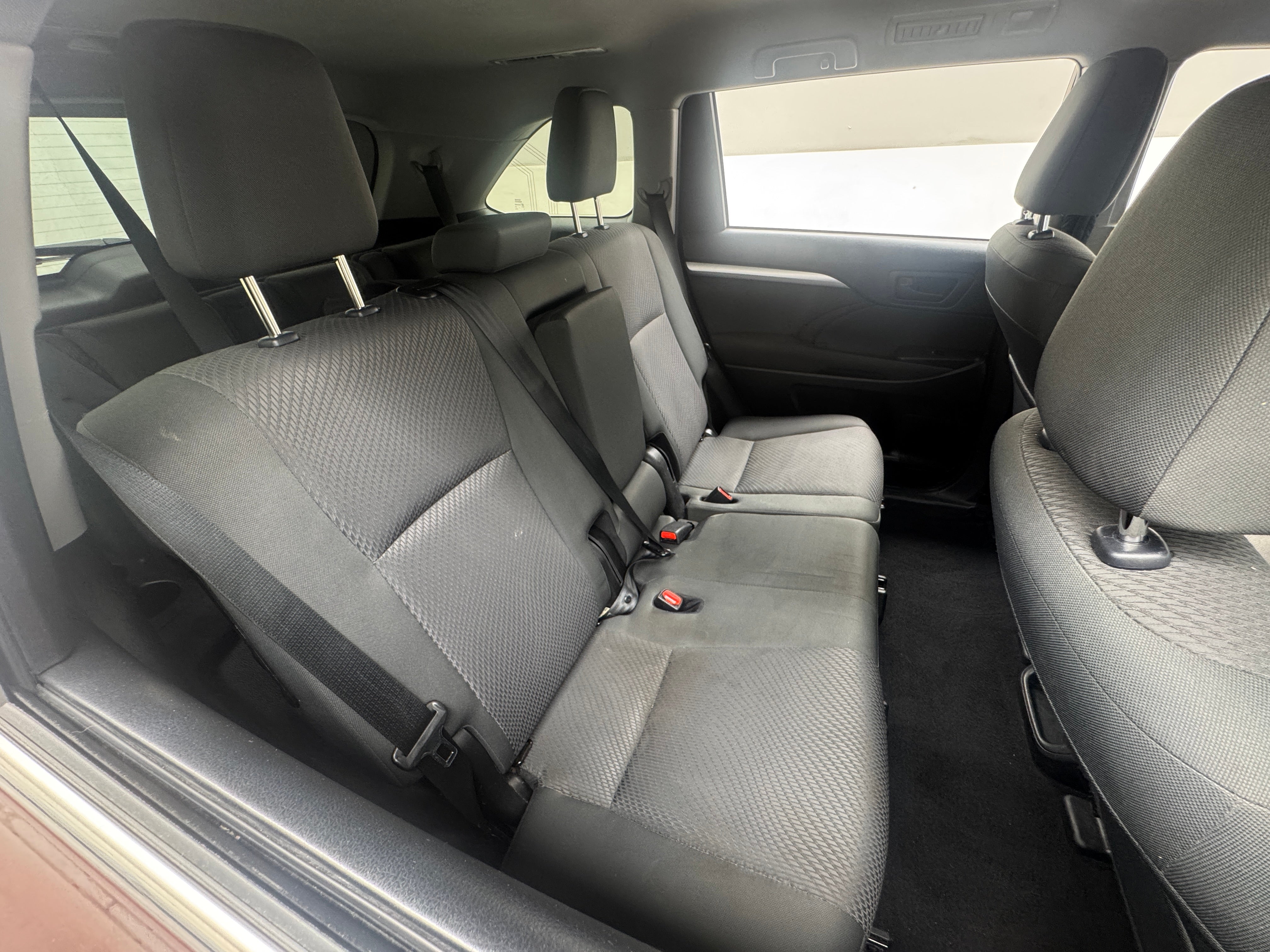 2019 Toyota Highlander LE 6
