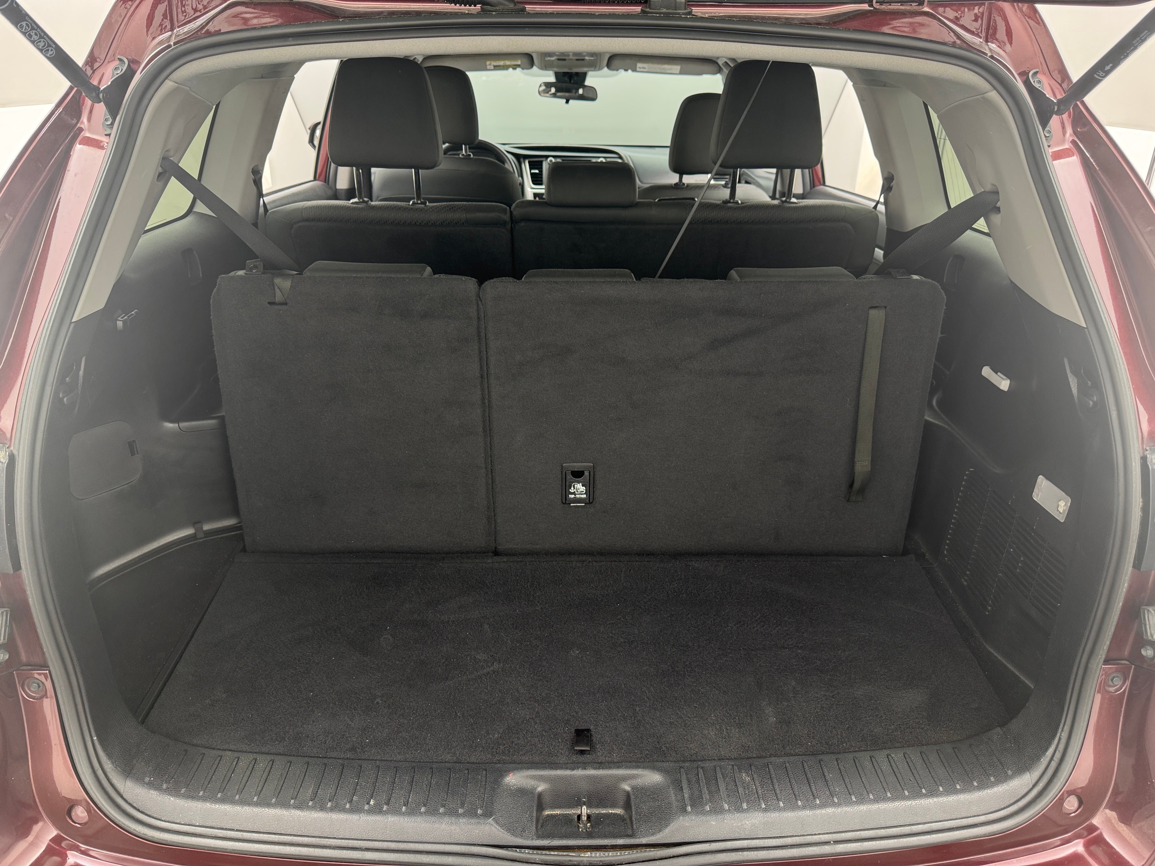 2019 Toyota Highlander LE 7