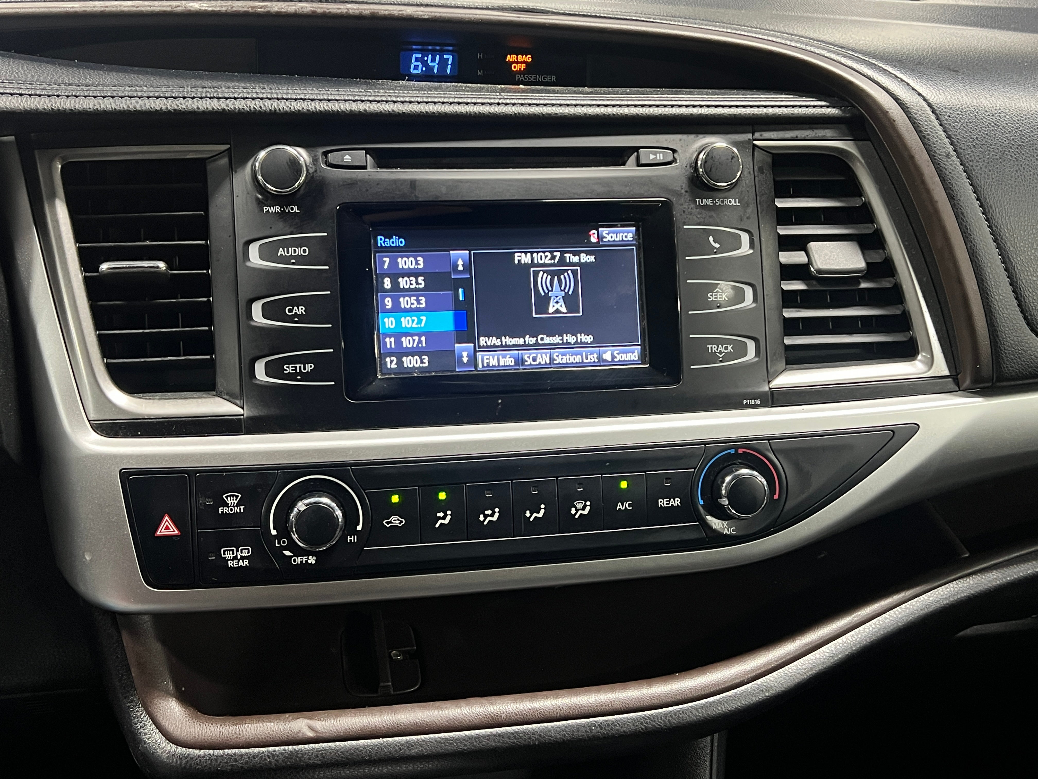 2019 Toyota Highlander LE 4