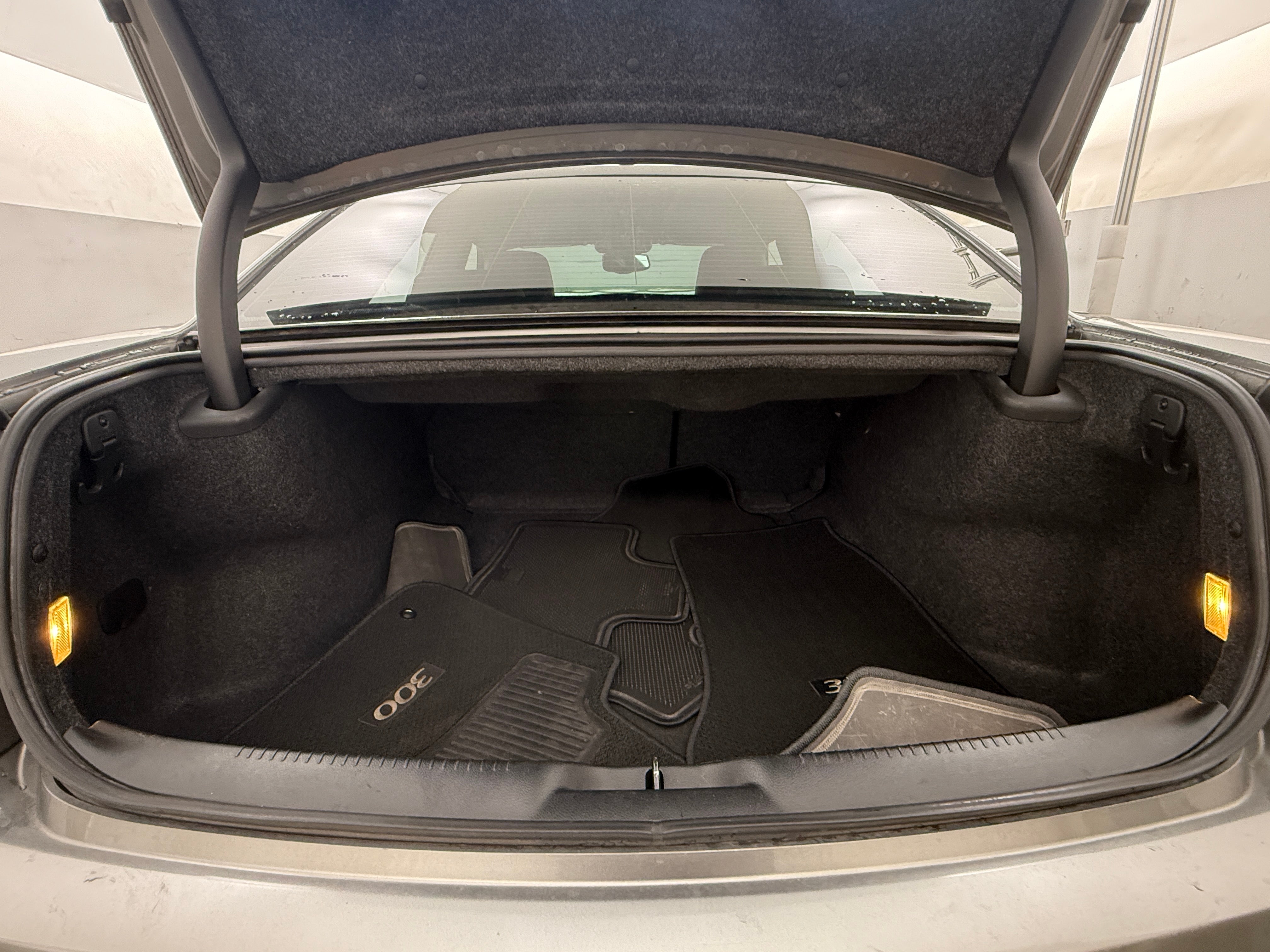 2012 Chrysler 300 SRT8 6