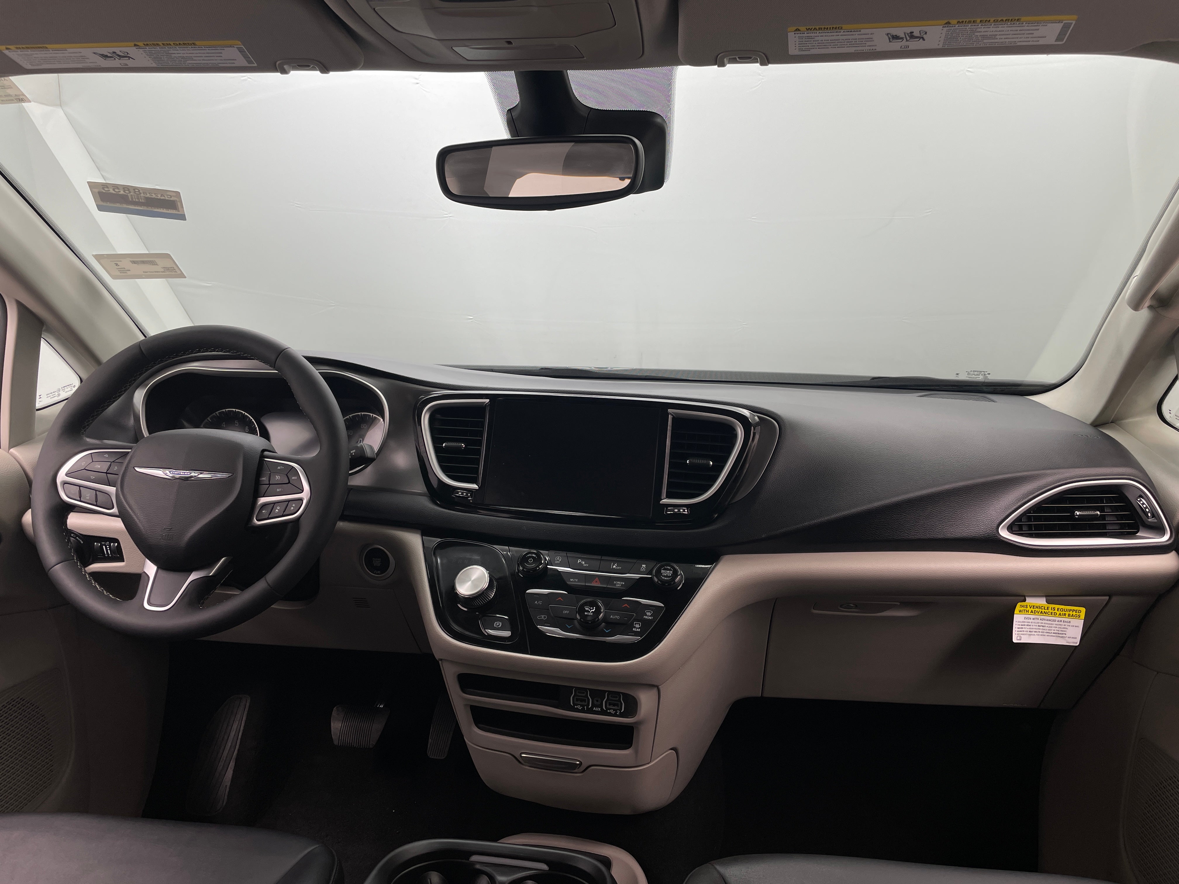 2024 Chrysler Pacifica Touring L 2