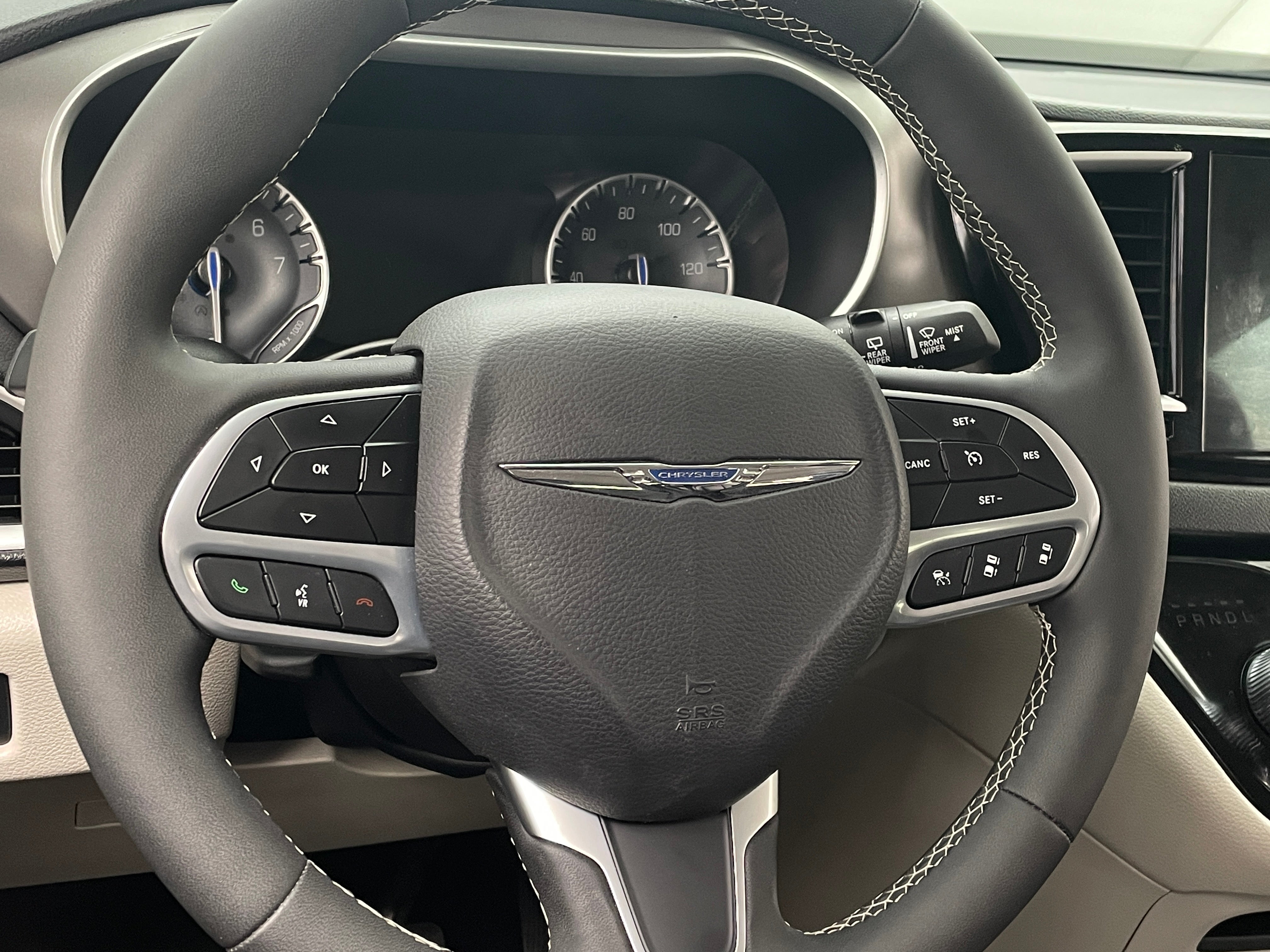2024 Chrysler Pacifica Touring L 4