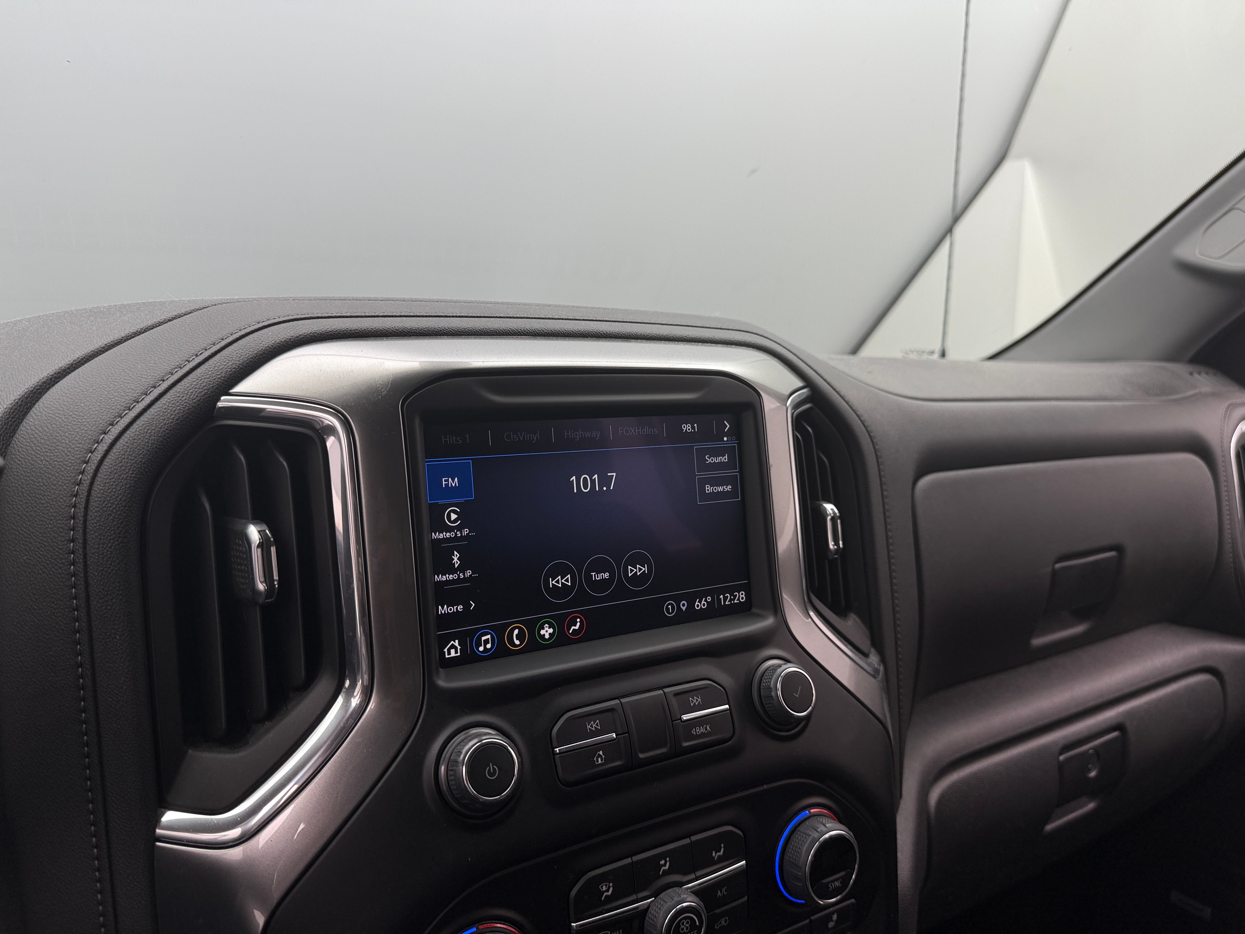 2022 Chevrolet Silverado 1500 Limited RST 4