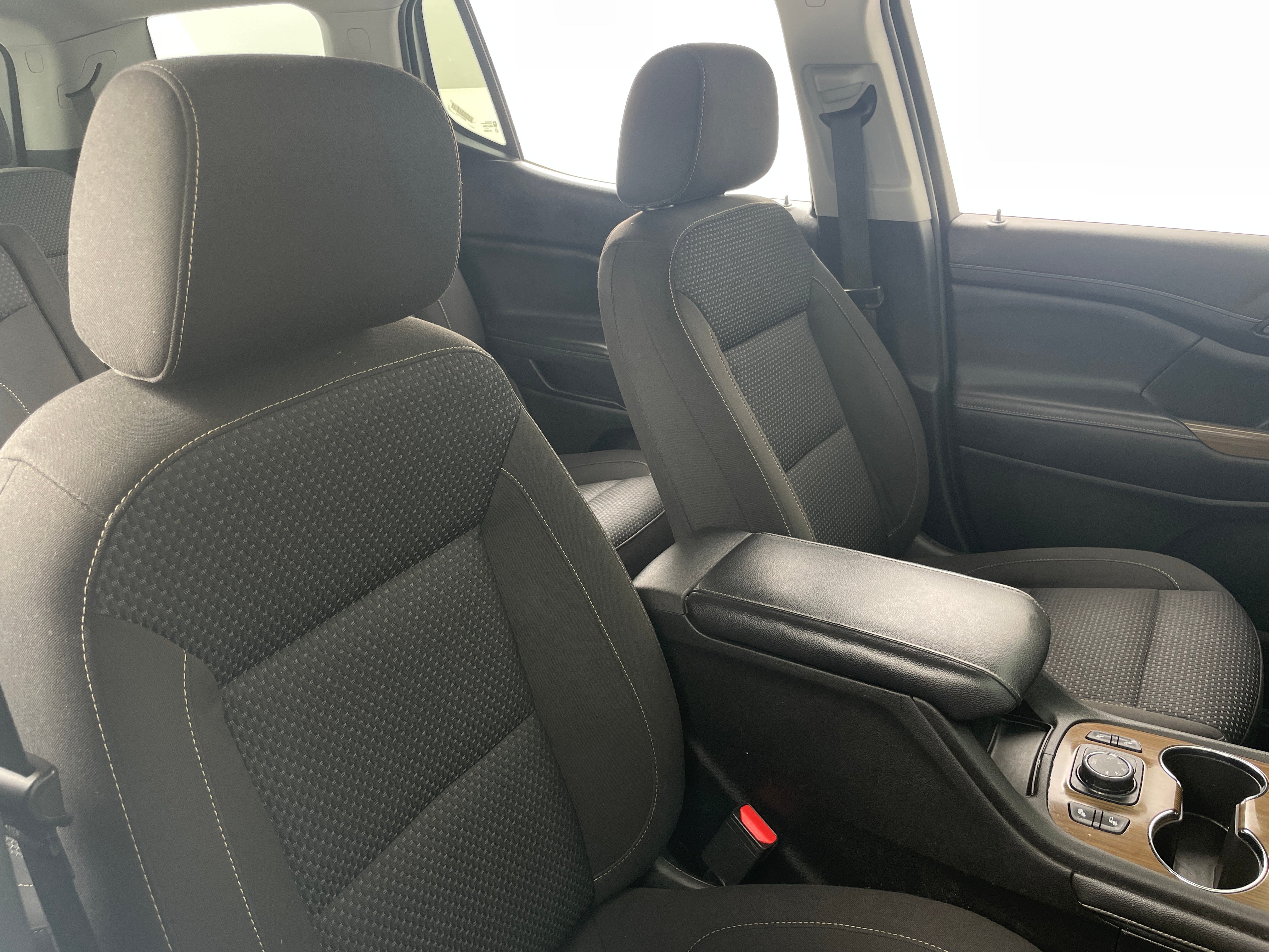 2021 GMC Acadia SLE 2