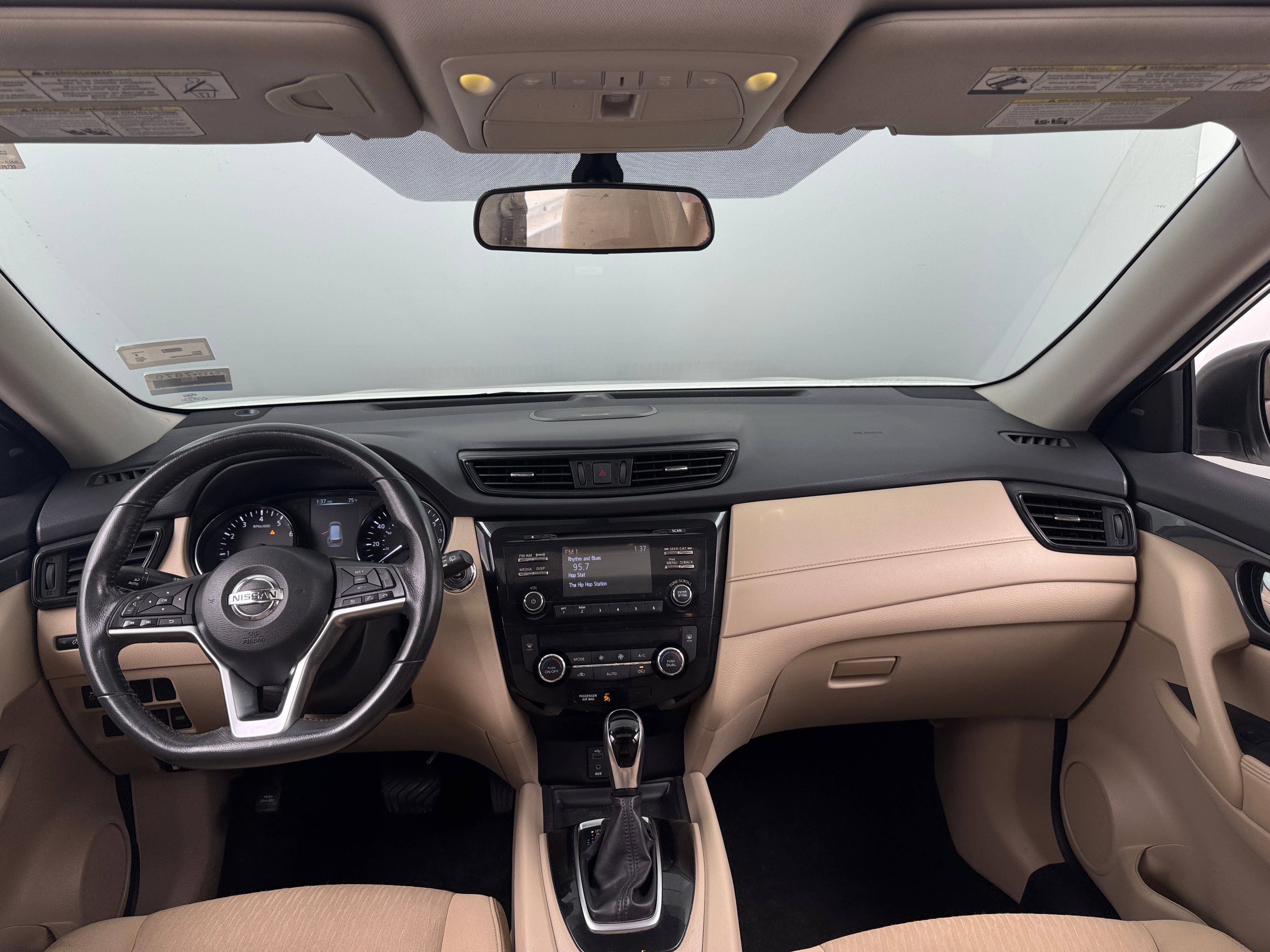 2017 Nissan Rogue SV 3
