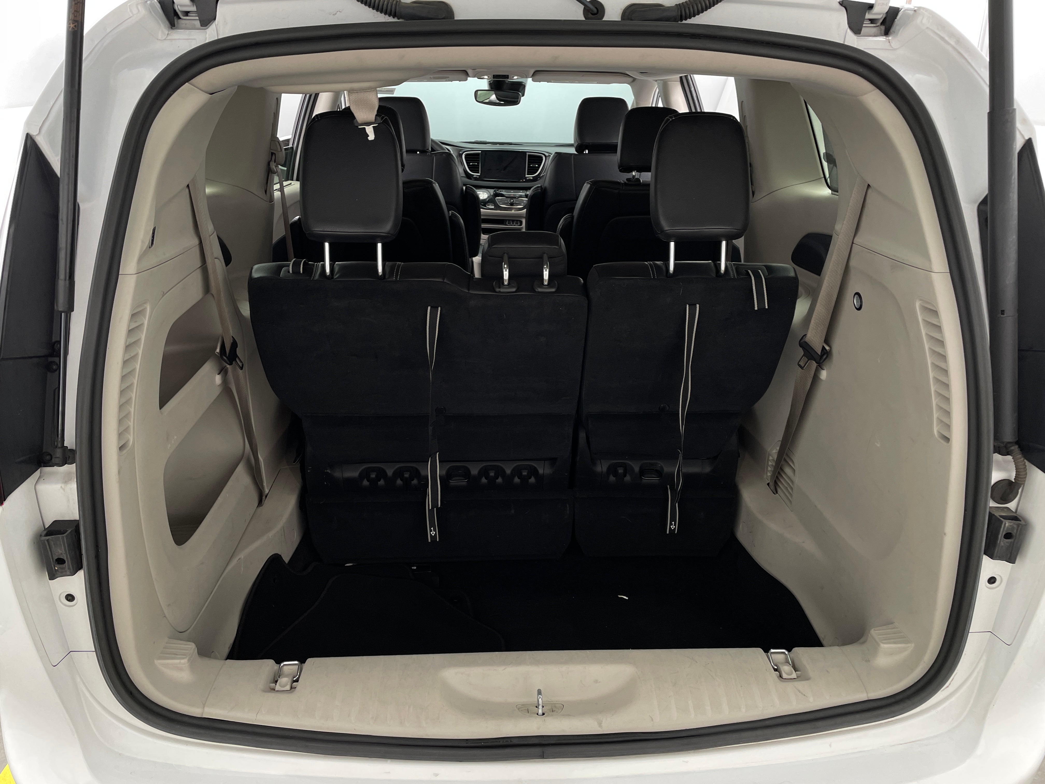 2022 Chrysler Pacifica Touring L 6