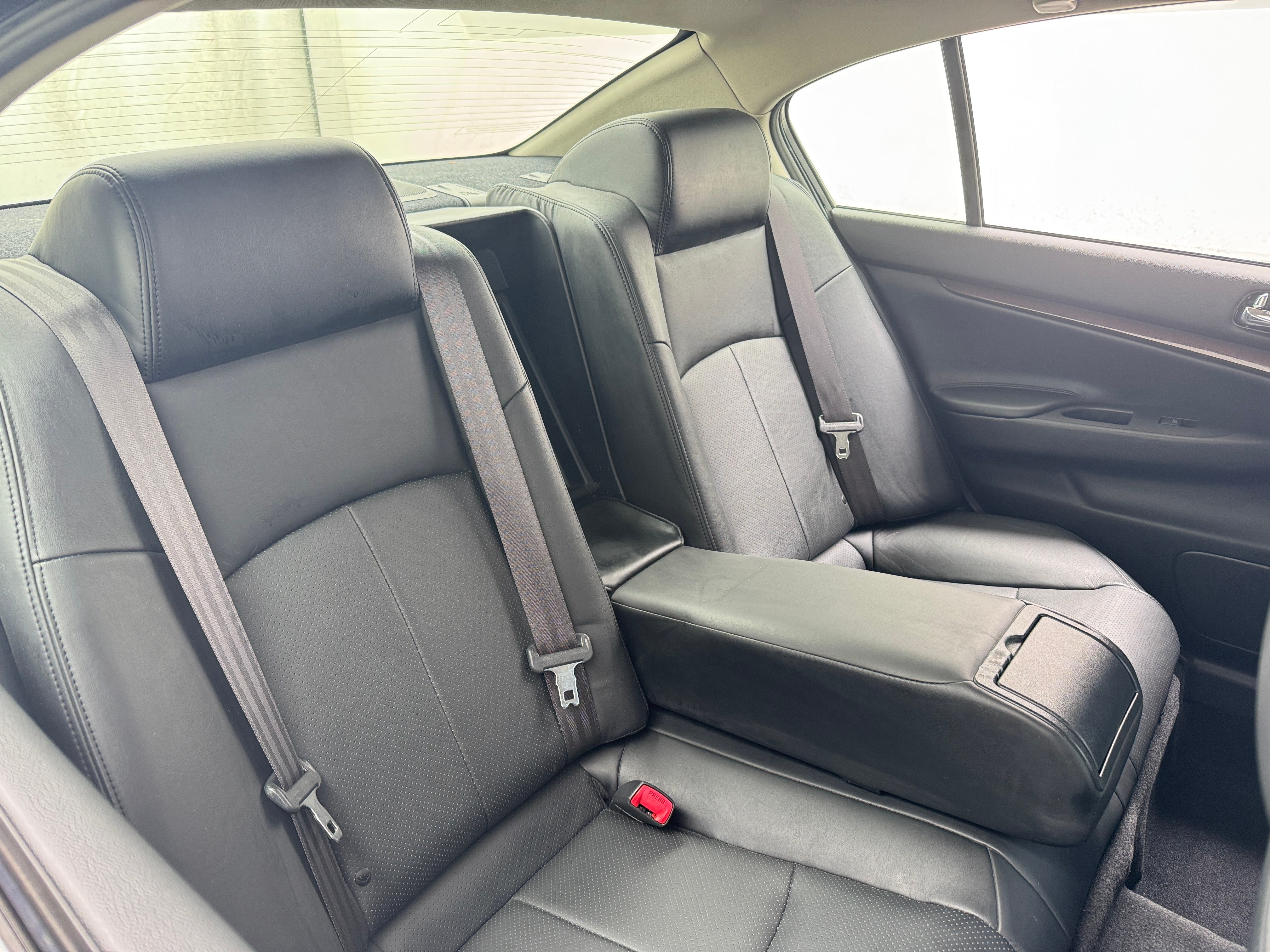 2012 INFINITI G37 X 5