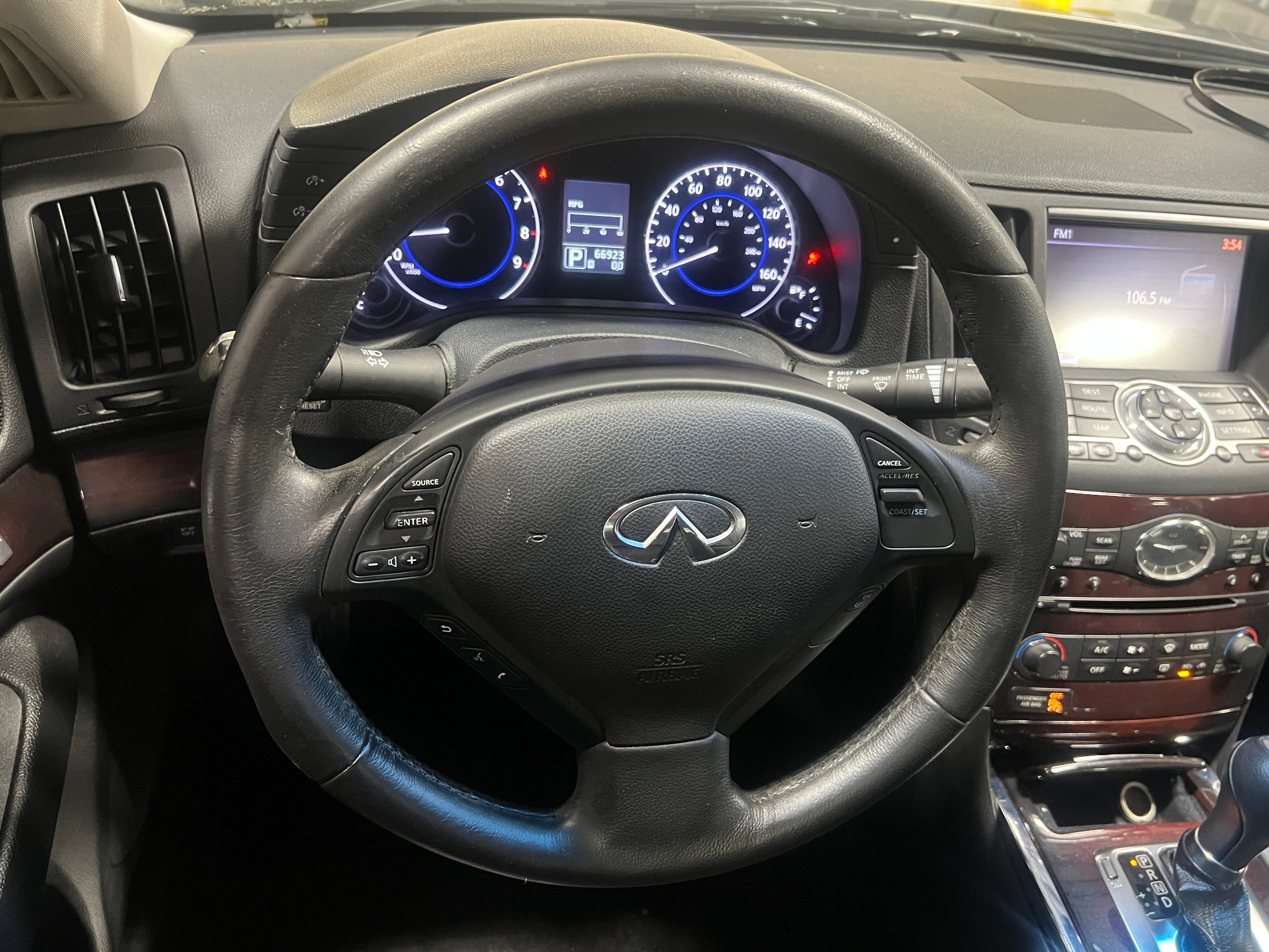 2012 INFINITI G37 X 4