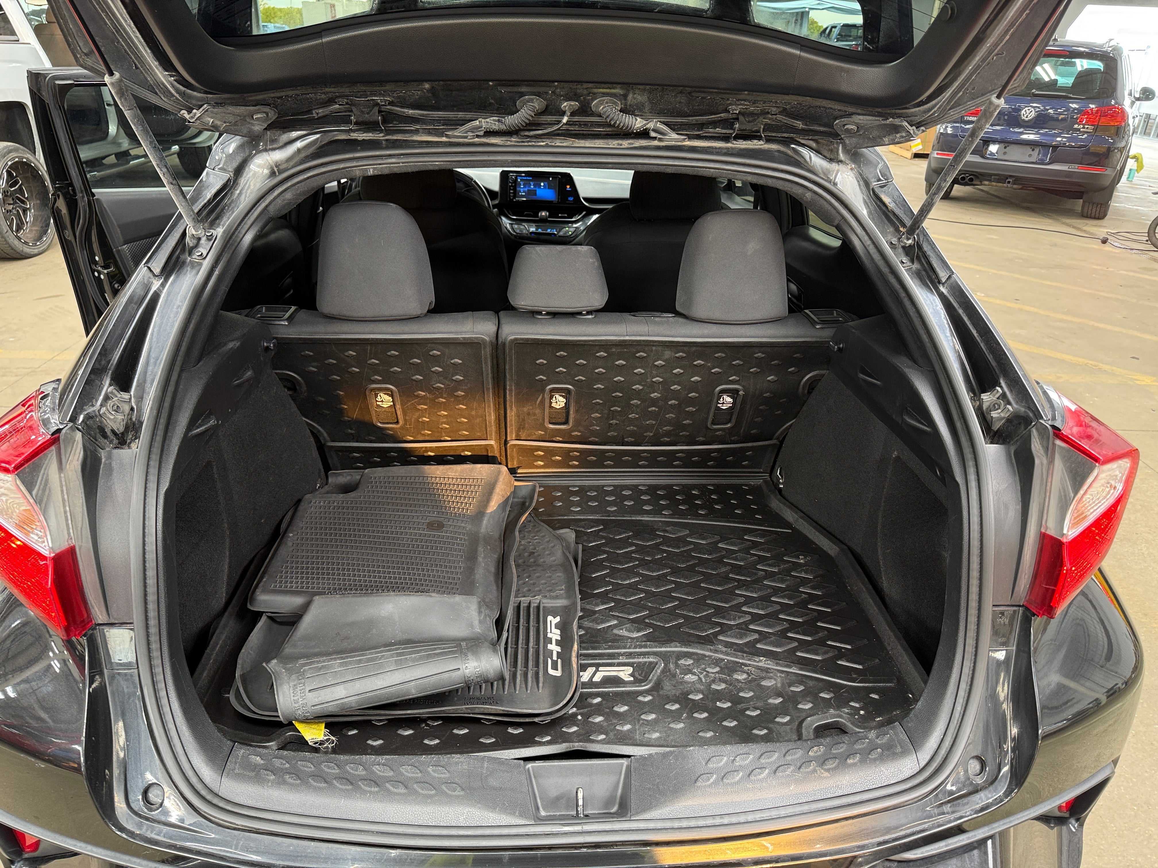 2018 Toyota C-HR XLE 7