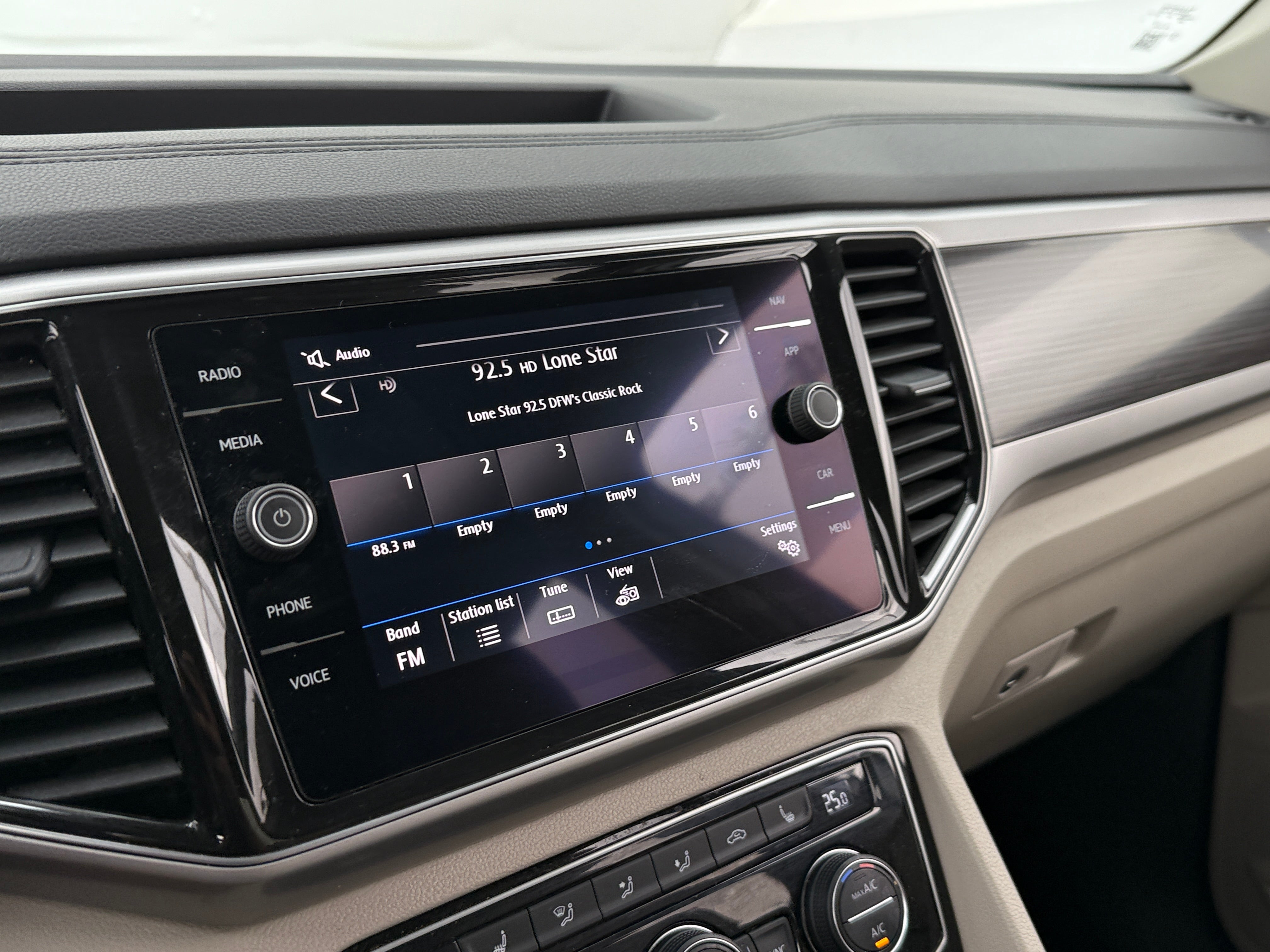 2019 Volkswagen Atlas SEL 3
