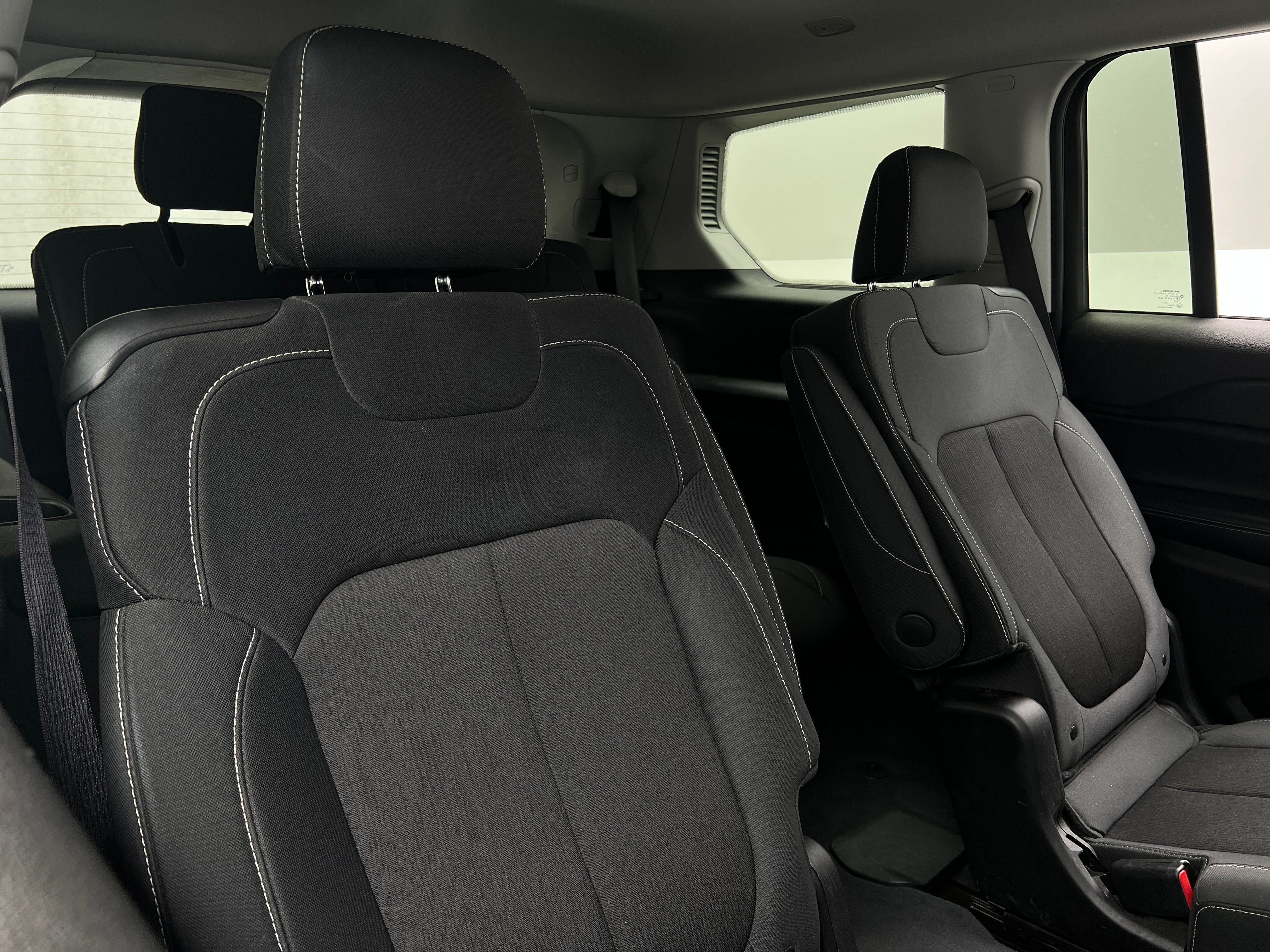 2023 Jeep Grand Cherokee L Laredo 6