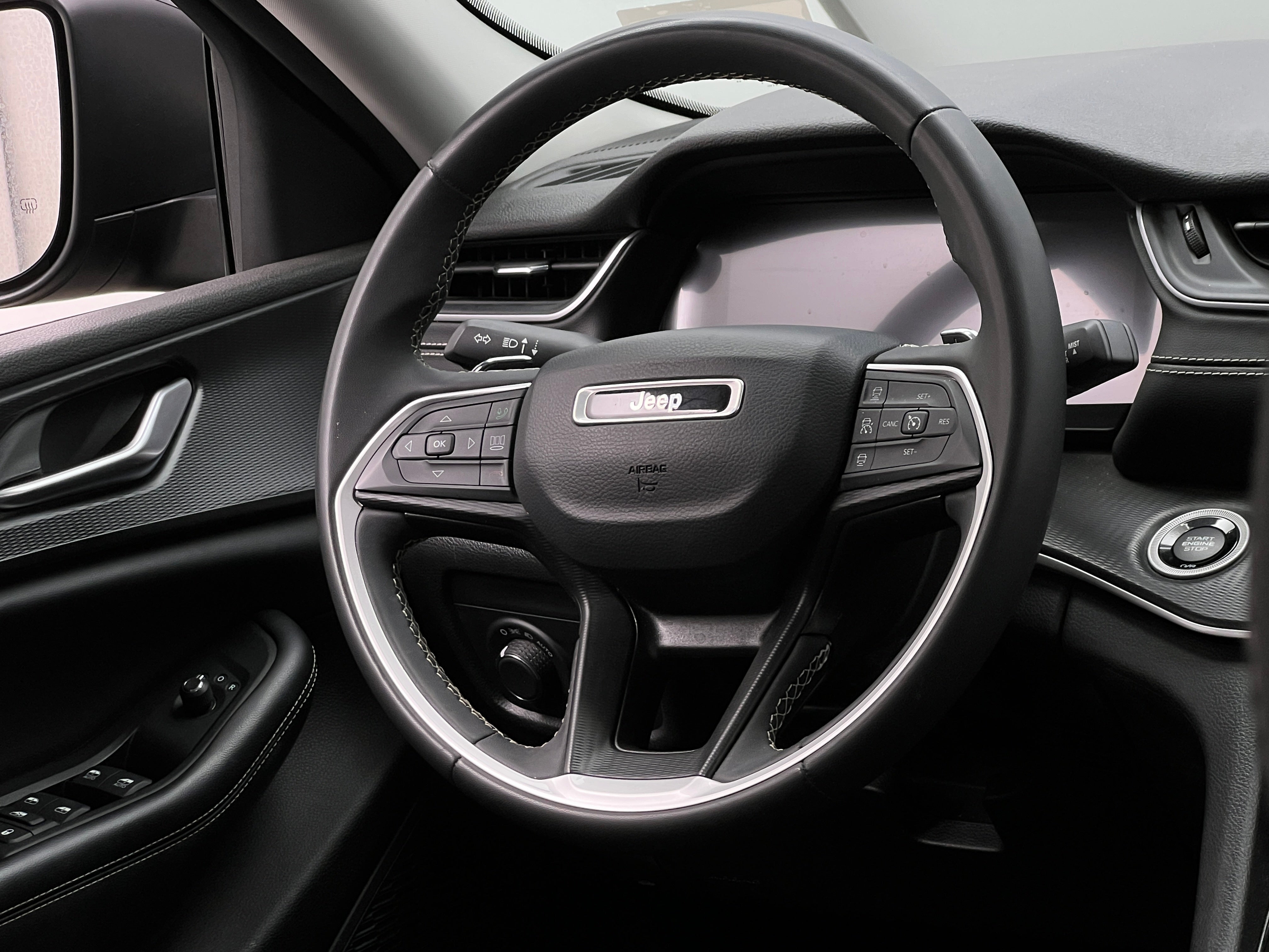 2023 Jeep Grand Cherokee L Laredo 5