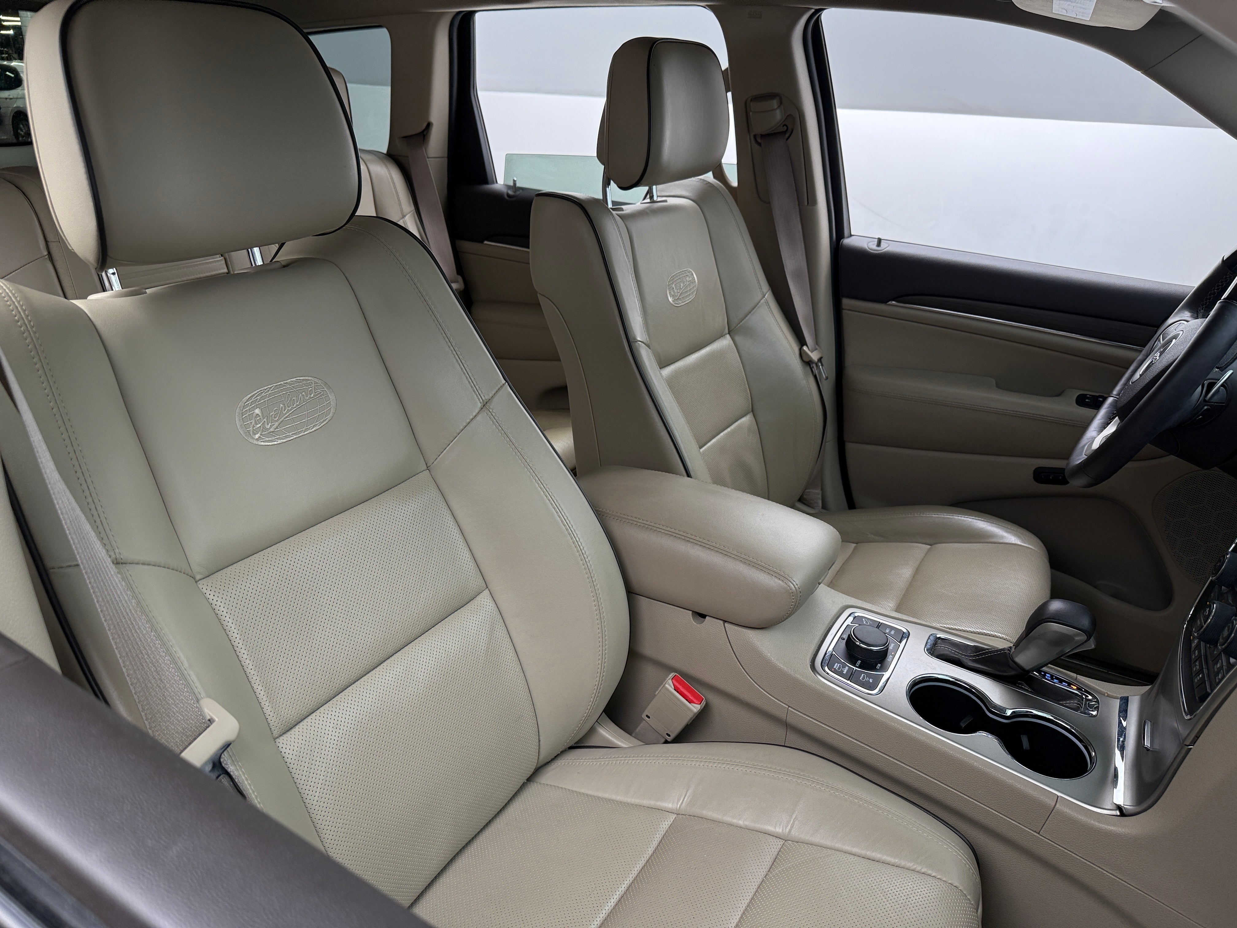 2017 Jeep Grand Cherokee Overland 2