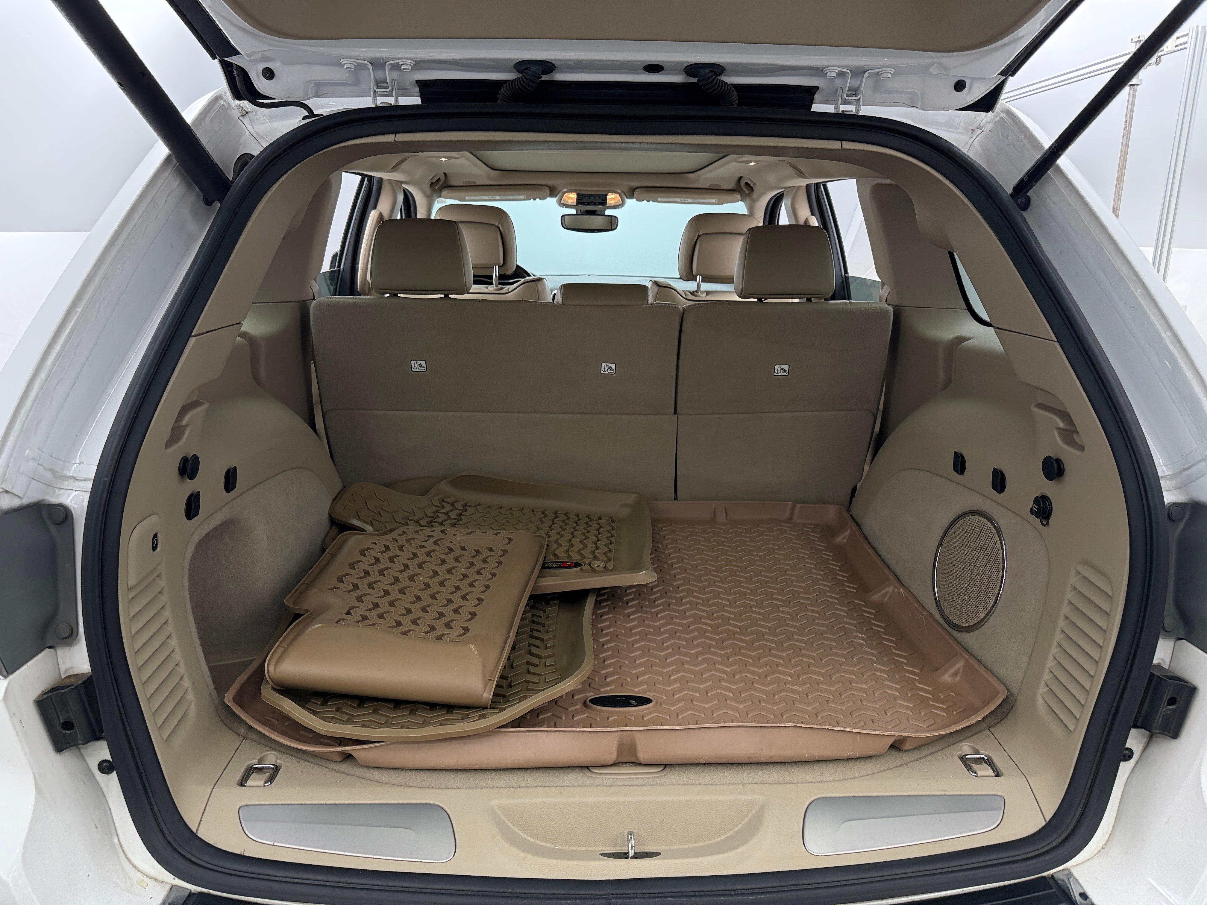 2017 Jeep Grand Cherokee Overland 7