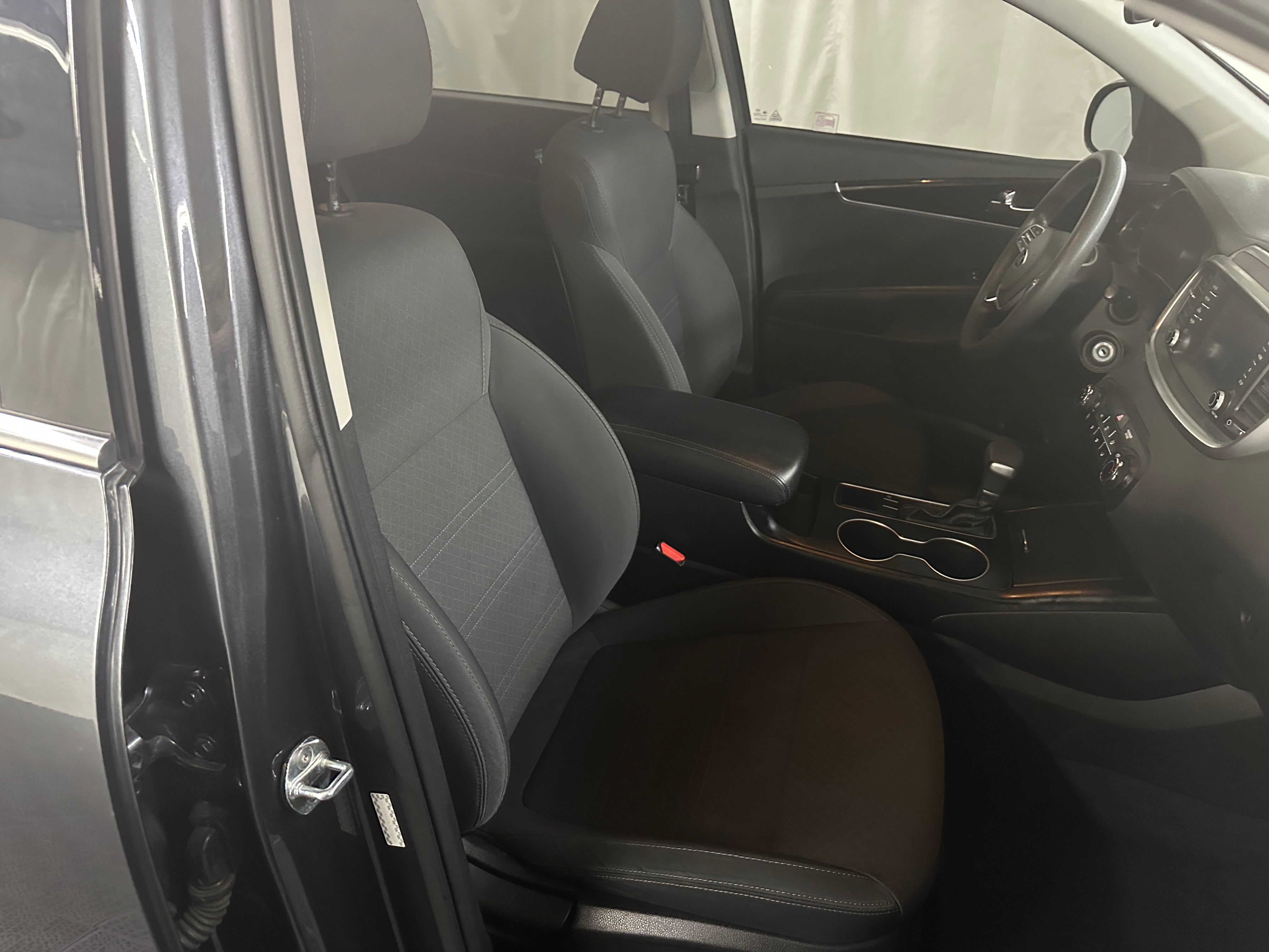 2020 Kia Sorento LX 2