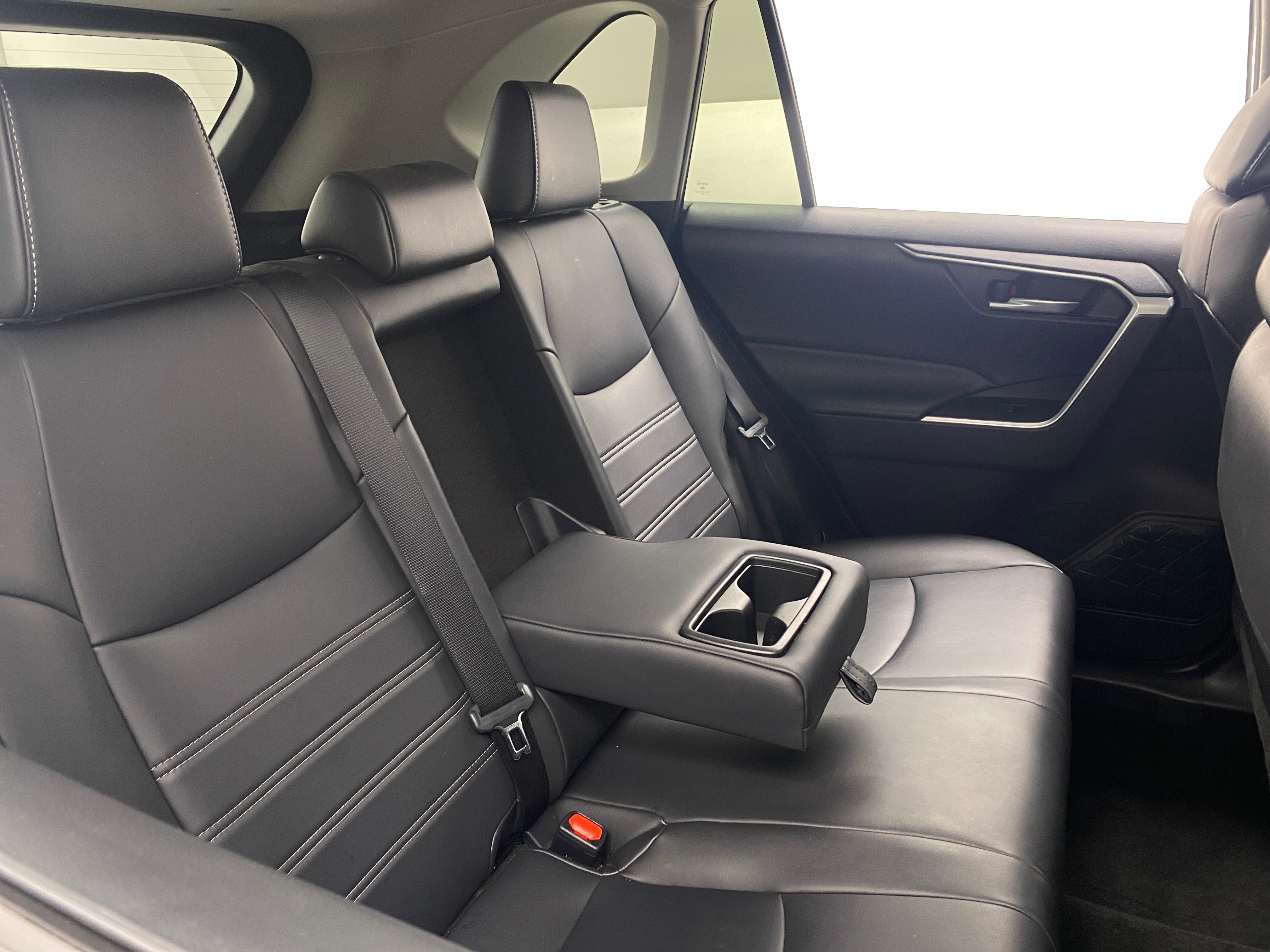 2019 Toyota RAV4 XLE Premium 5