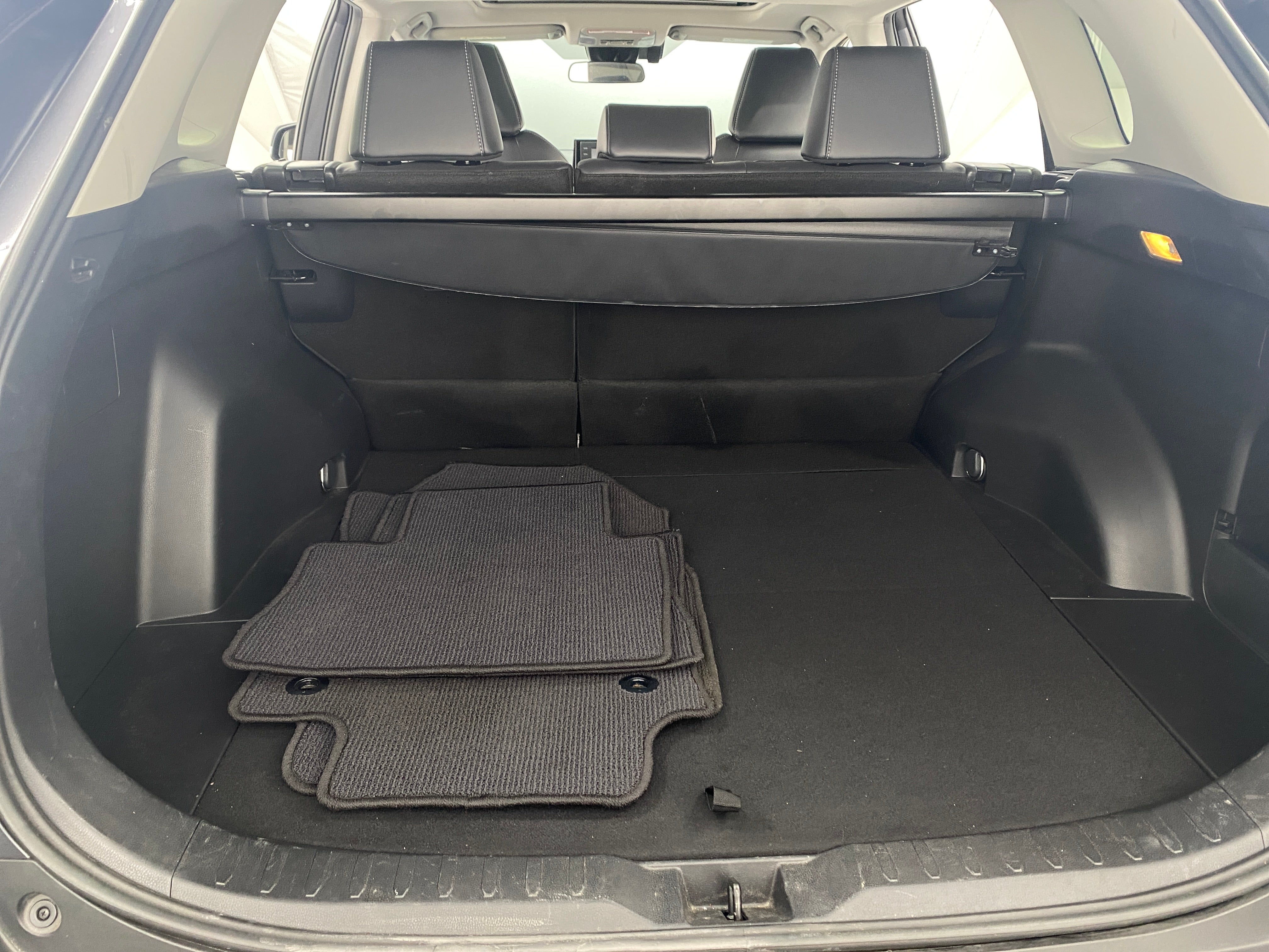 2019 Toyota RAV4 XLE Premium 6
