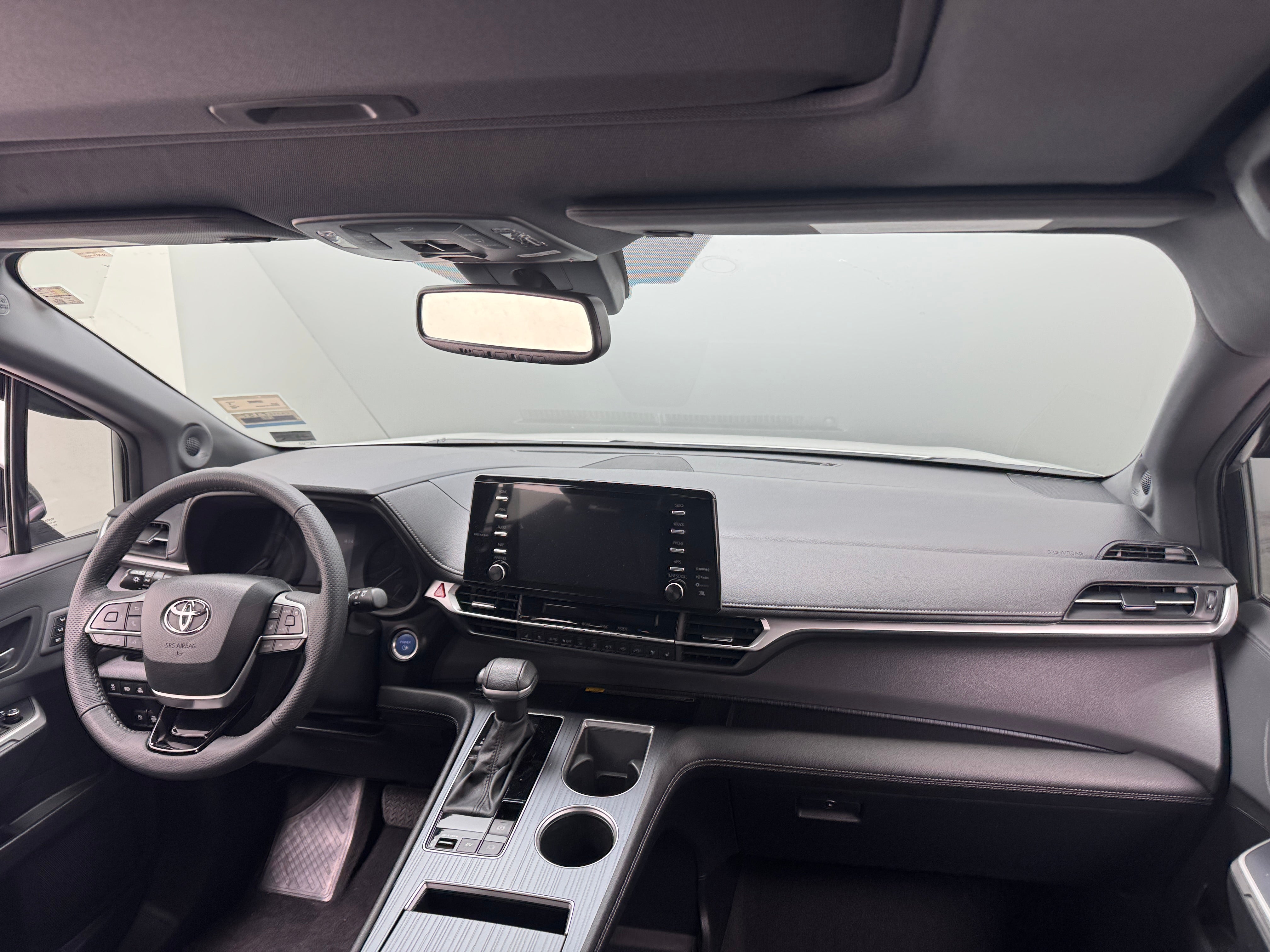 2023 Toyota Sienna XSE 2