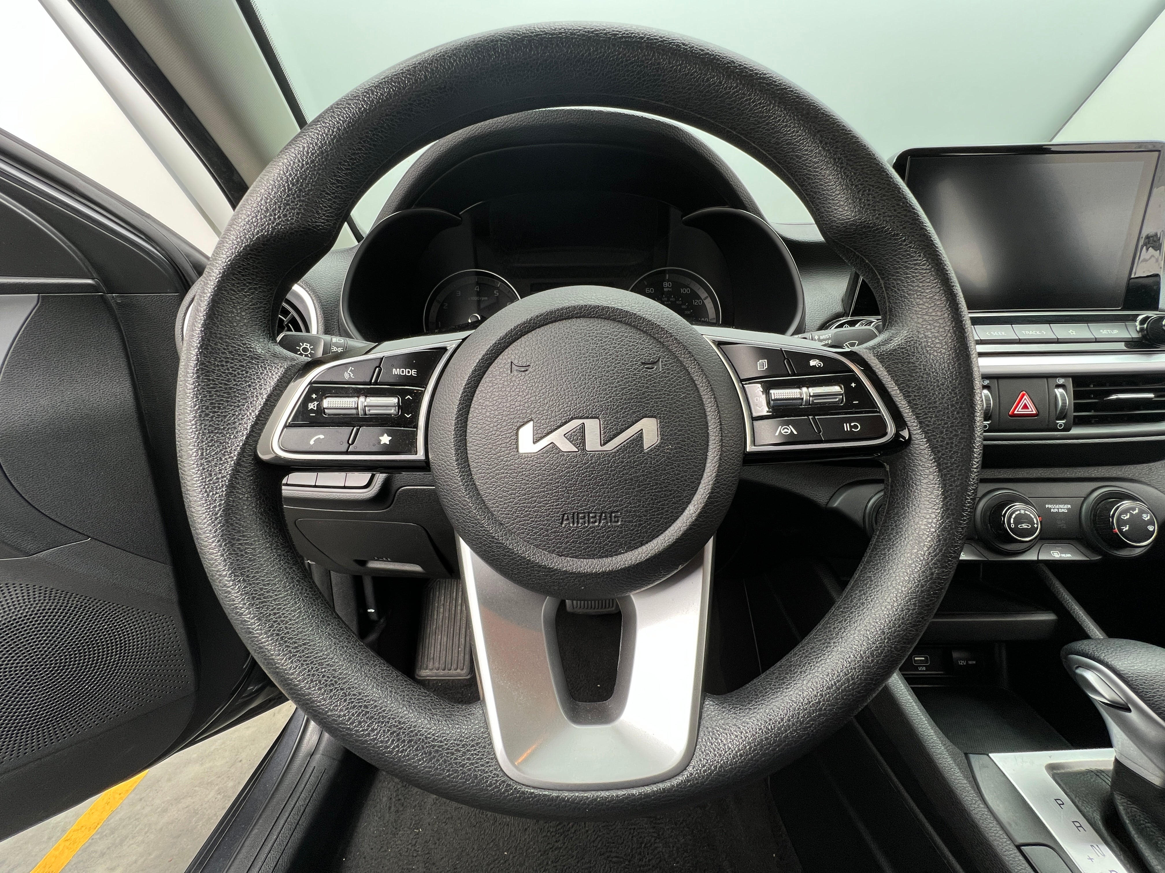 2023 Kia Forte LXS 5