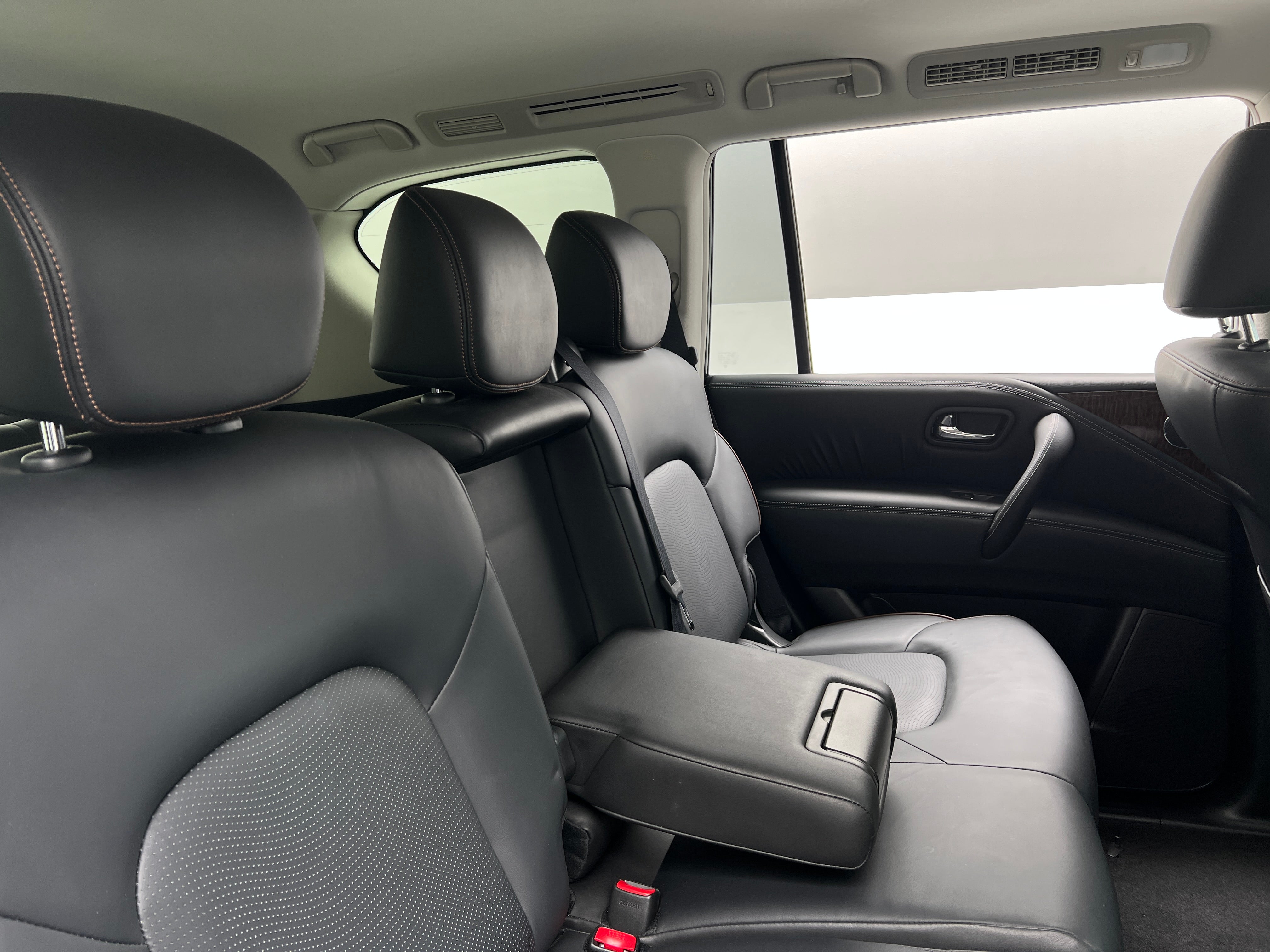 2017 Nissan Armada SL 5