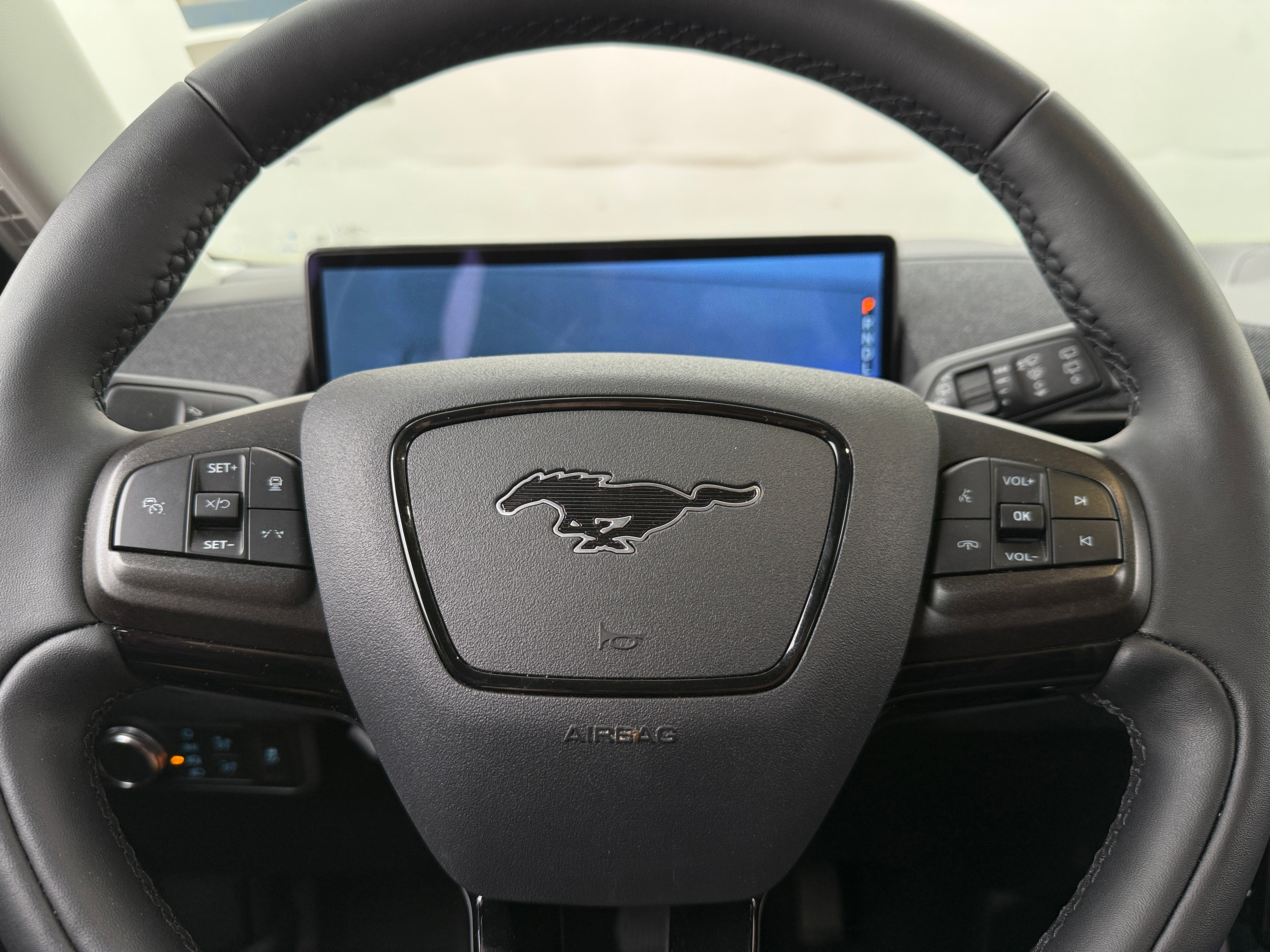 2022 Ford Mustang Mach-E Premium 4