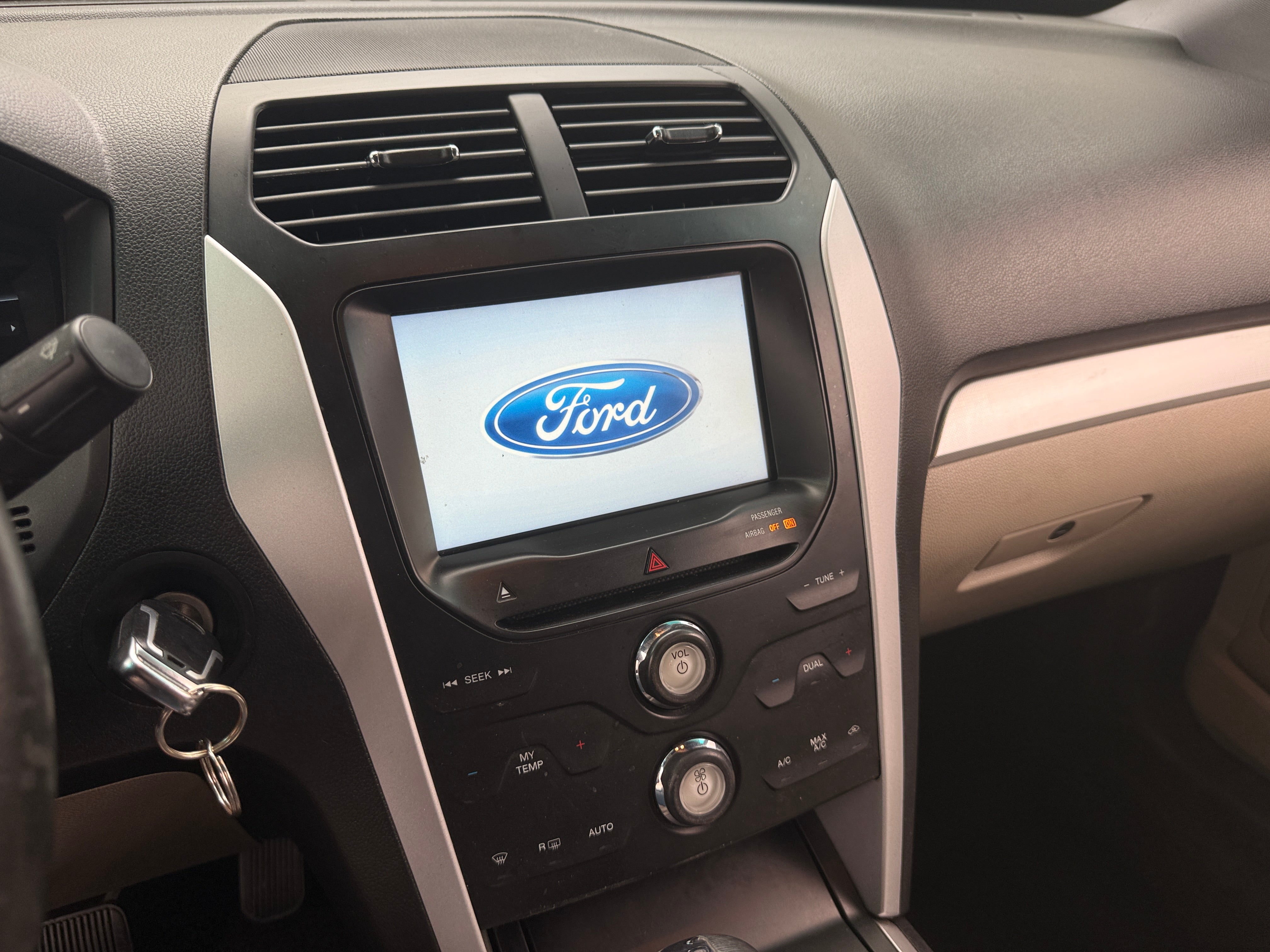 2015 Ford Explorer XLT 4