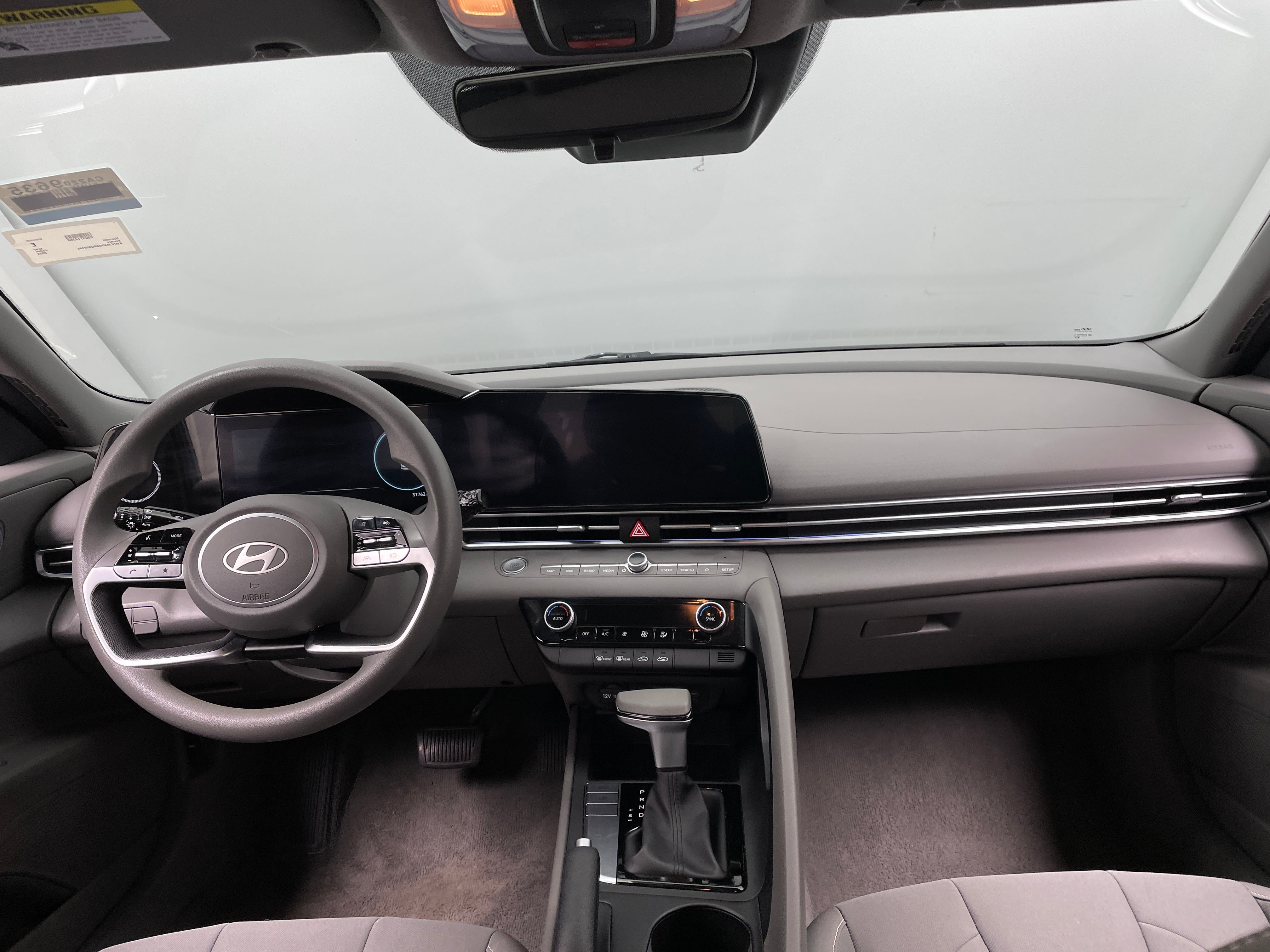 2024 Hyundai Elantra SEL 3