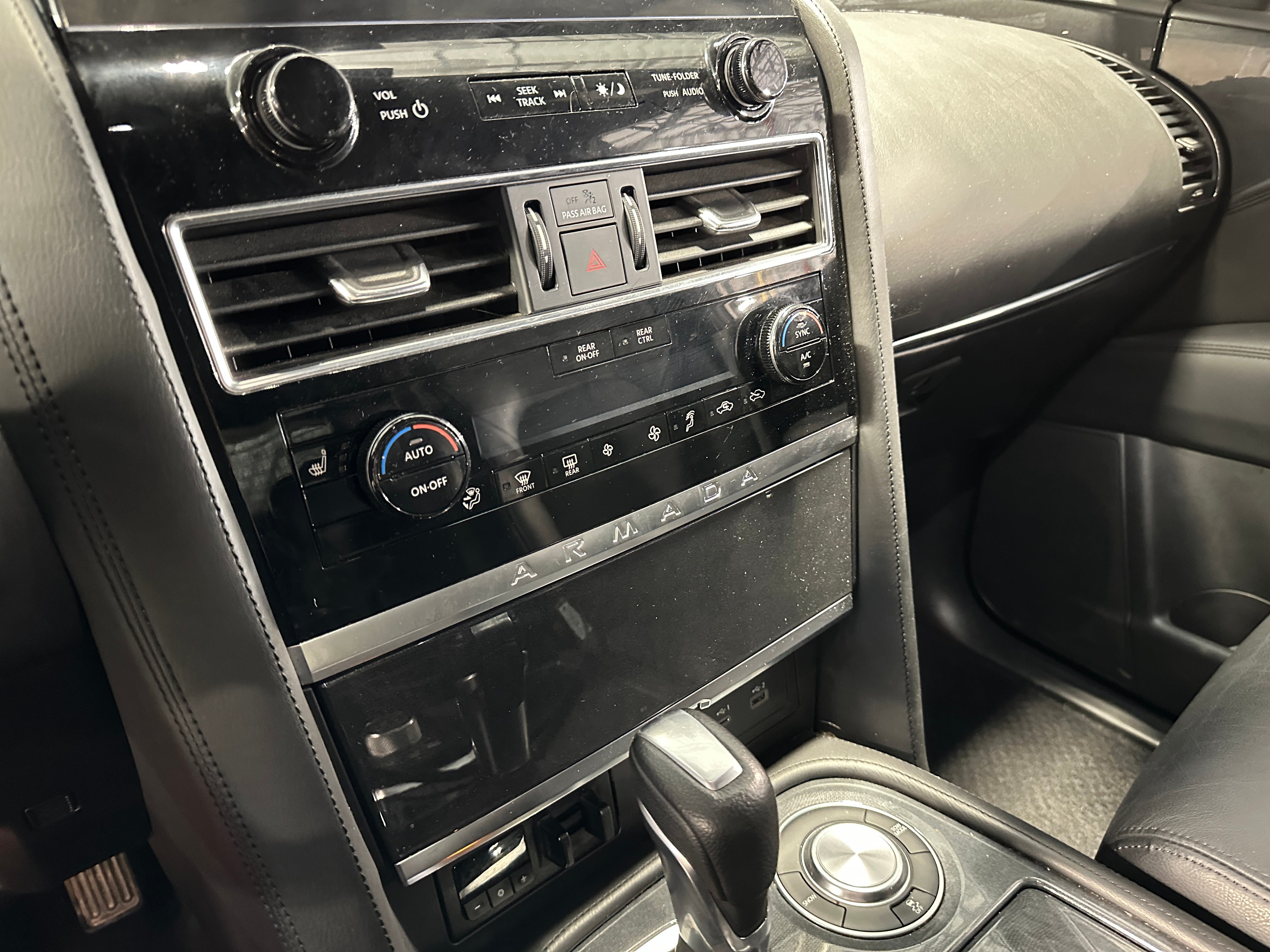 2023 Nissan Armada SL 3