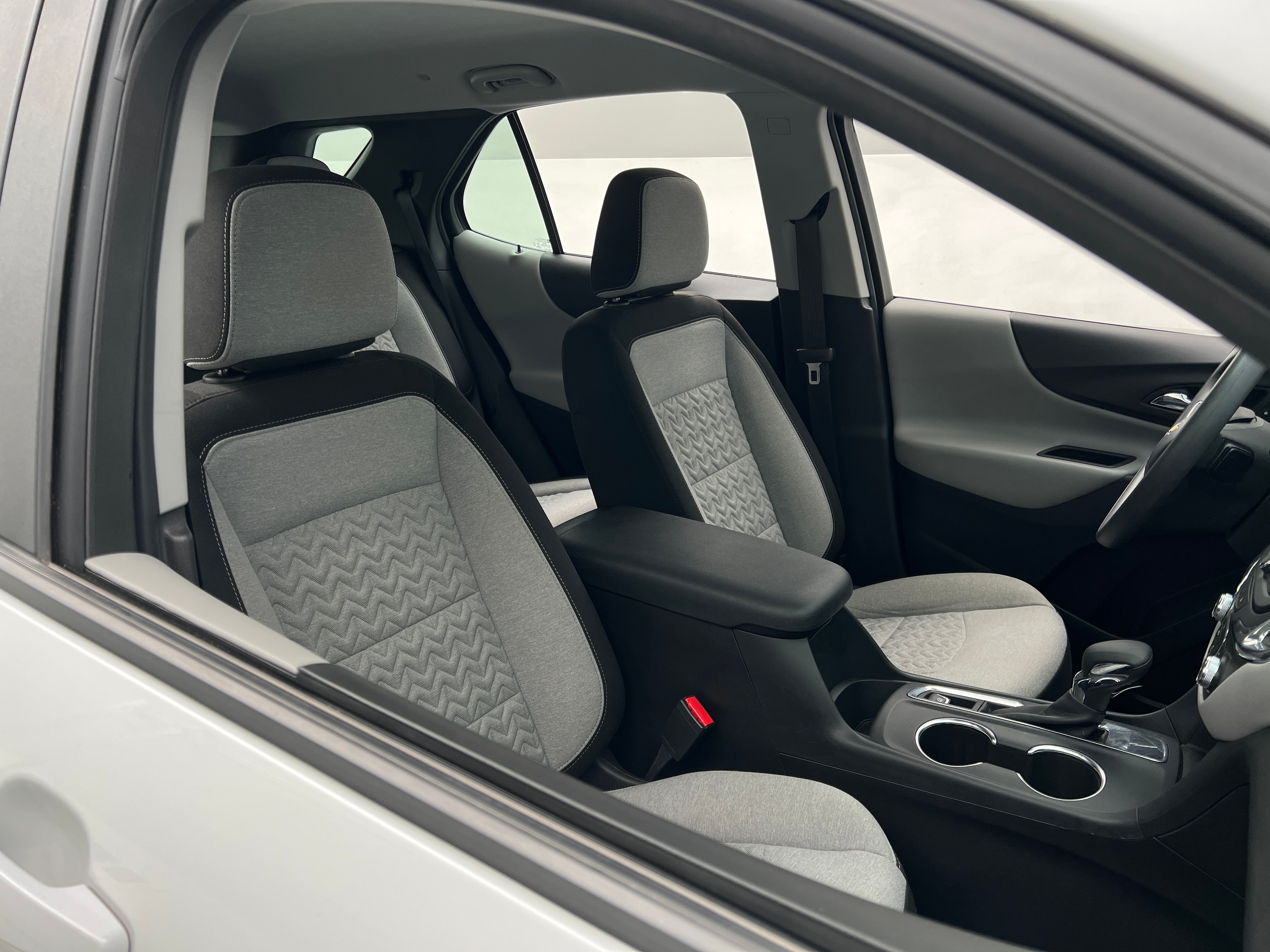 2022 Chevrolet Equinox LS 2