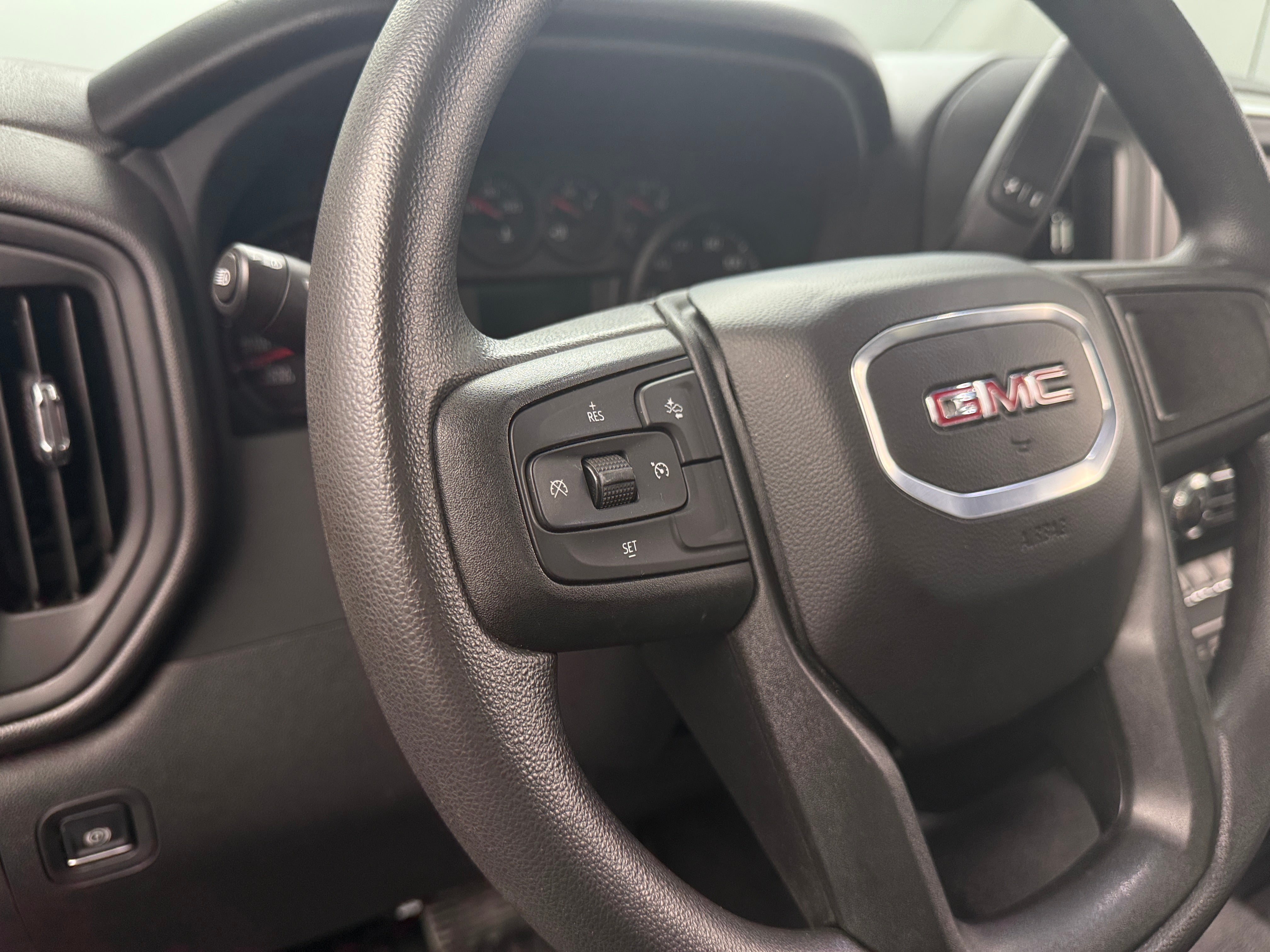 2024 GMC Sierra 1500 Pro 4