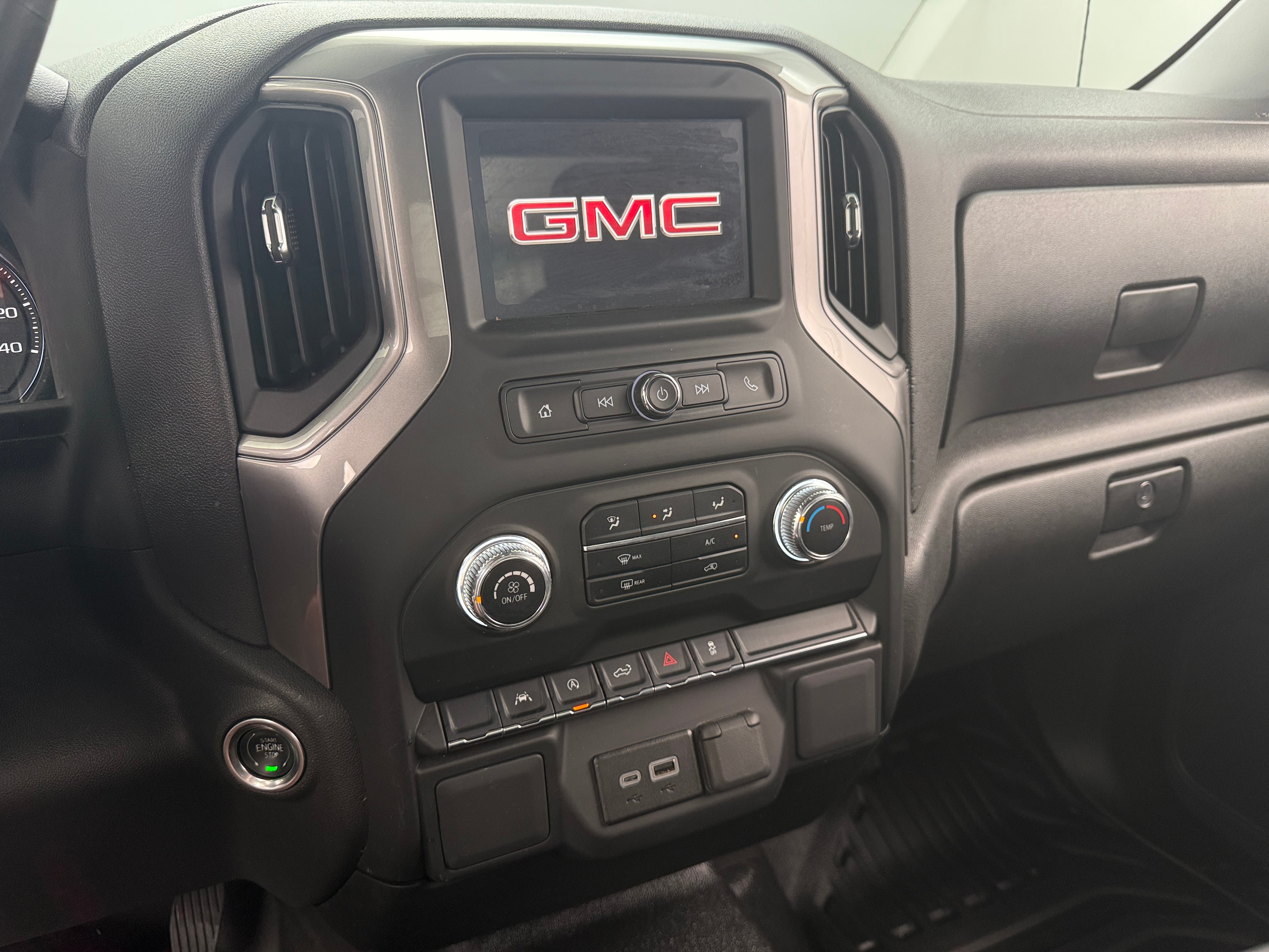 2024 GMC Sierra 1500 Pro 3