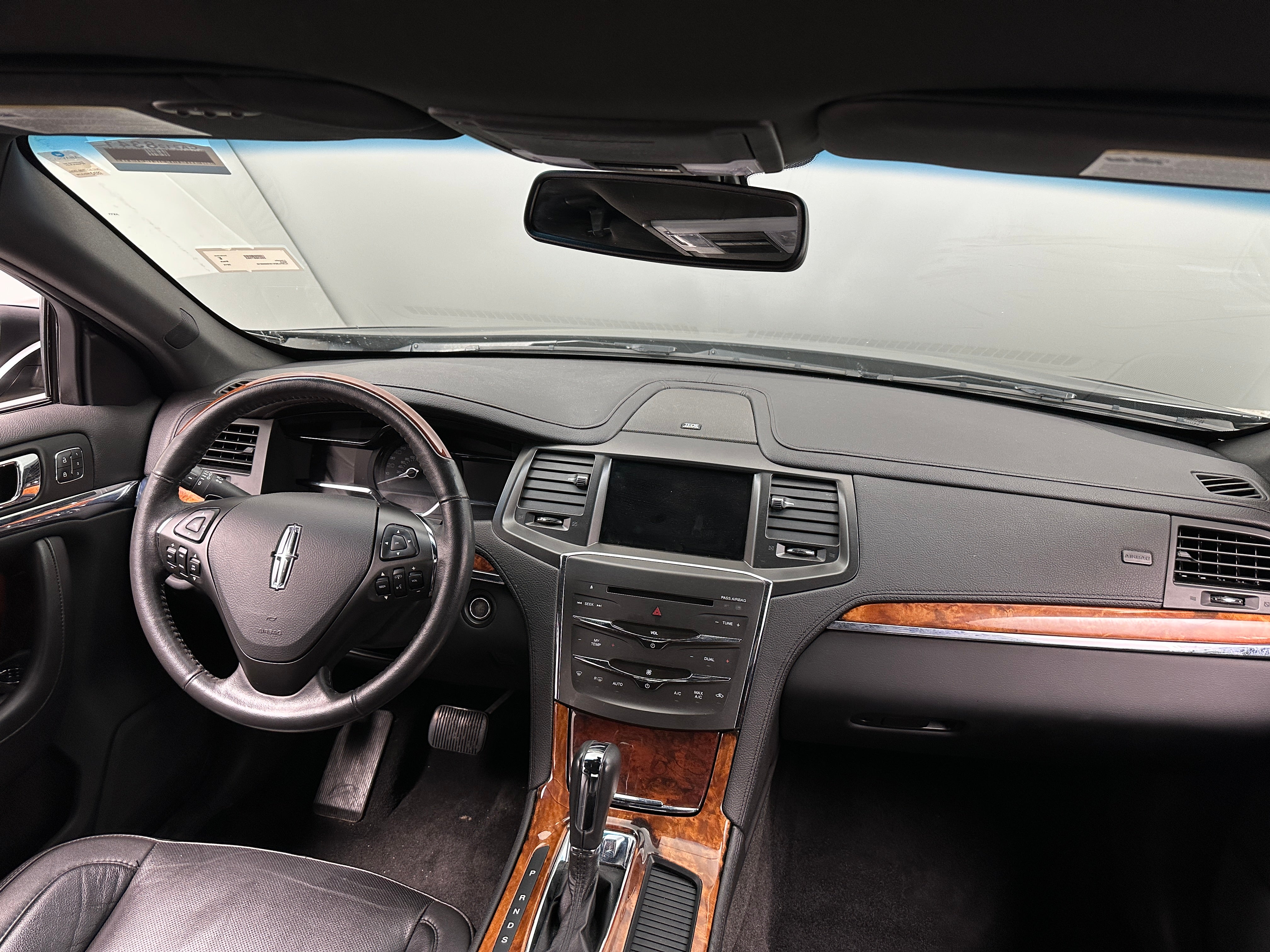 2014 Lincoln MKS  2