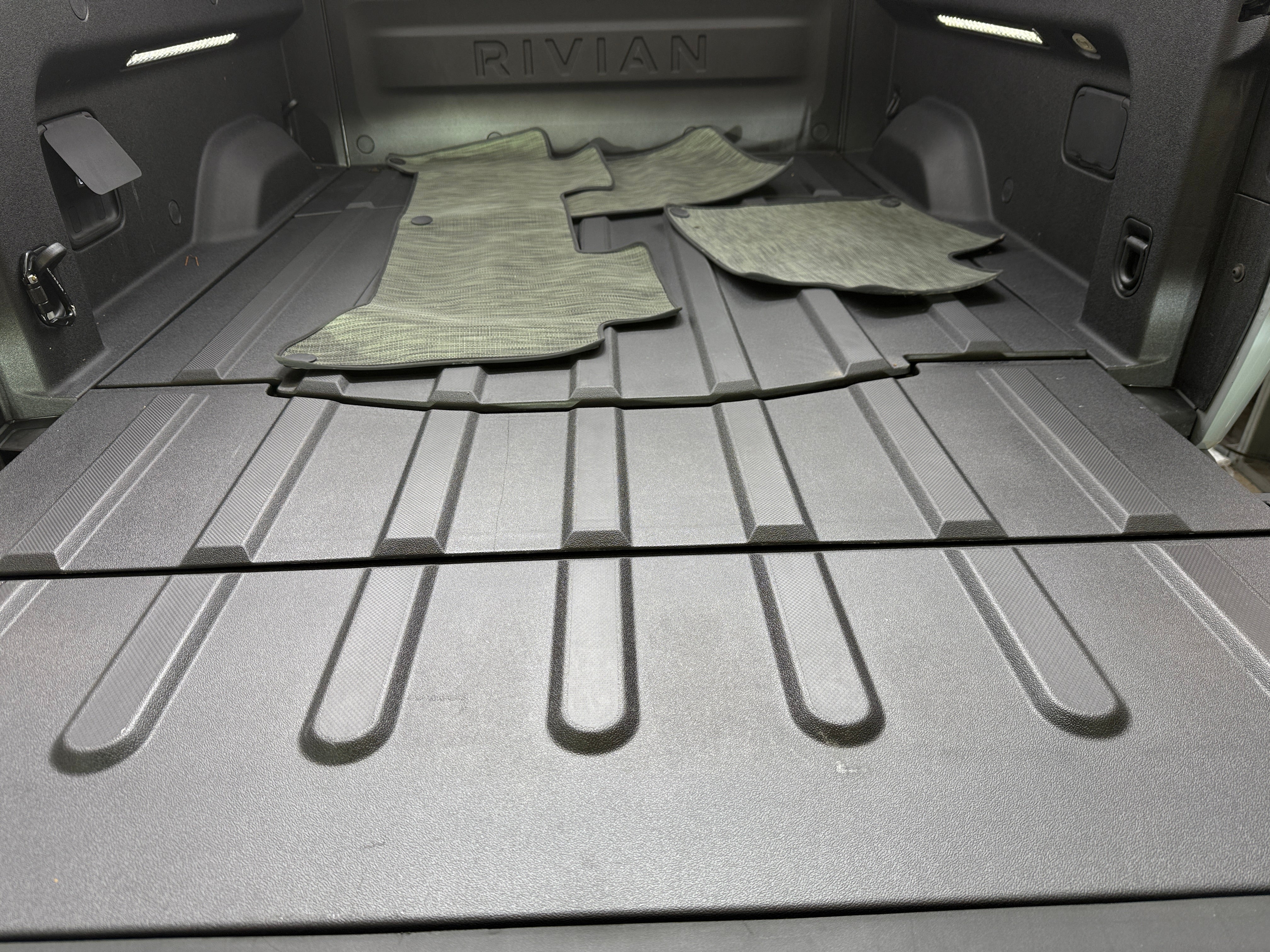 2024 Rivian R1T Adventure 6