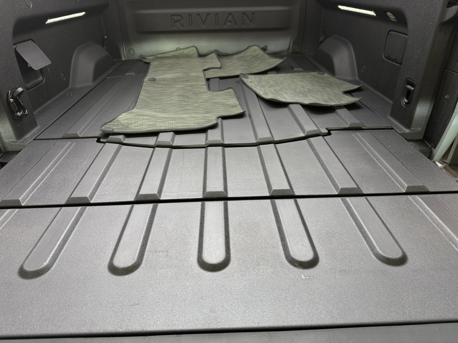 Thumbnail: 2024 Rivian R1T - 6