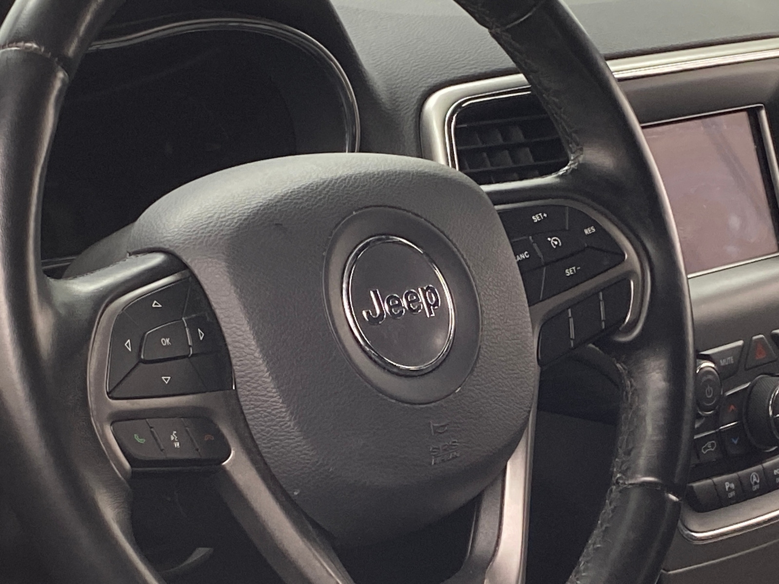 Thumbnail: 2020 Jeep Grand Cherokee - 5