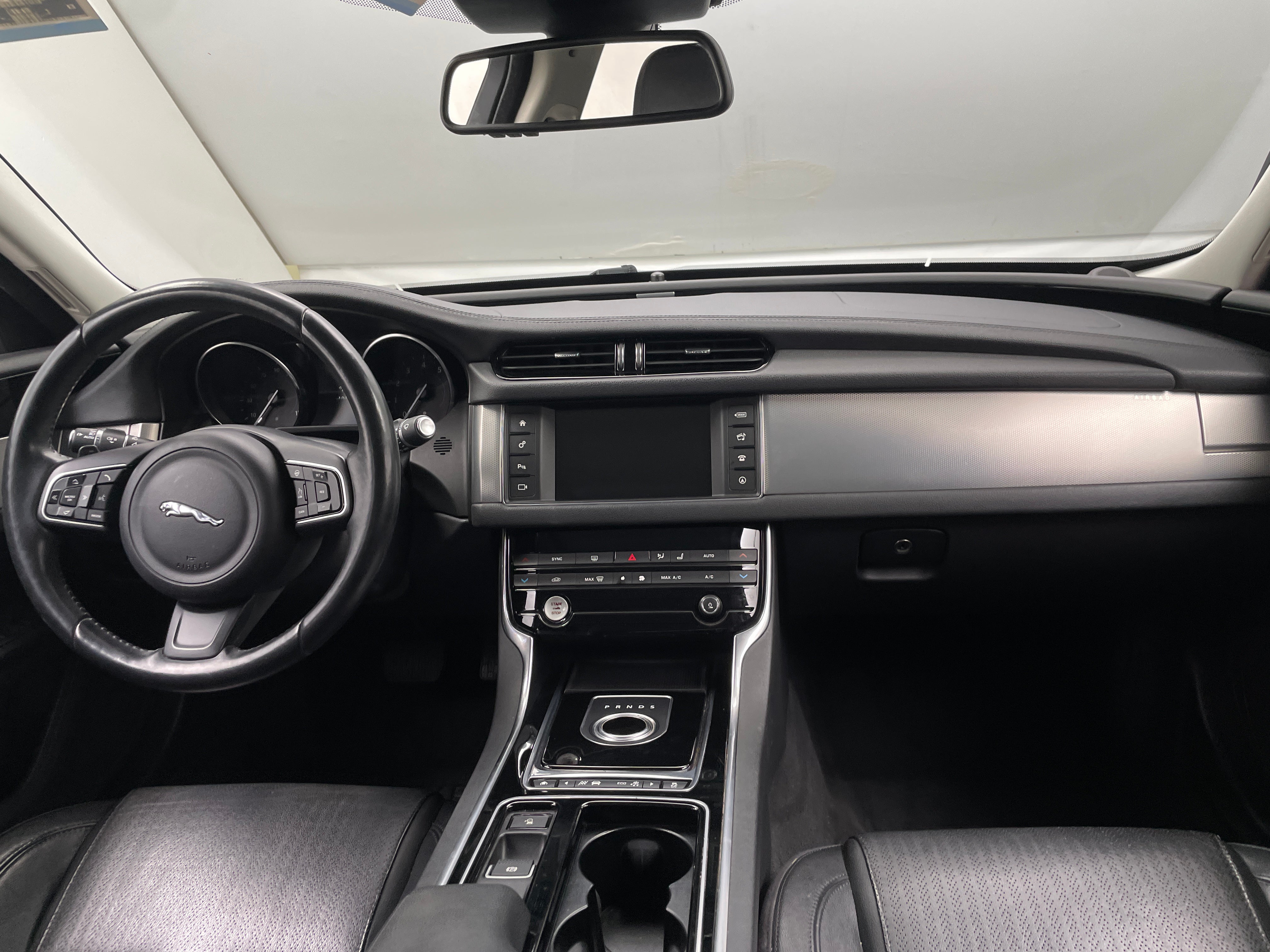 2016 Jaguar XF Prestige 2