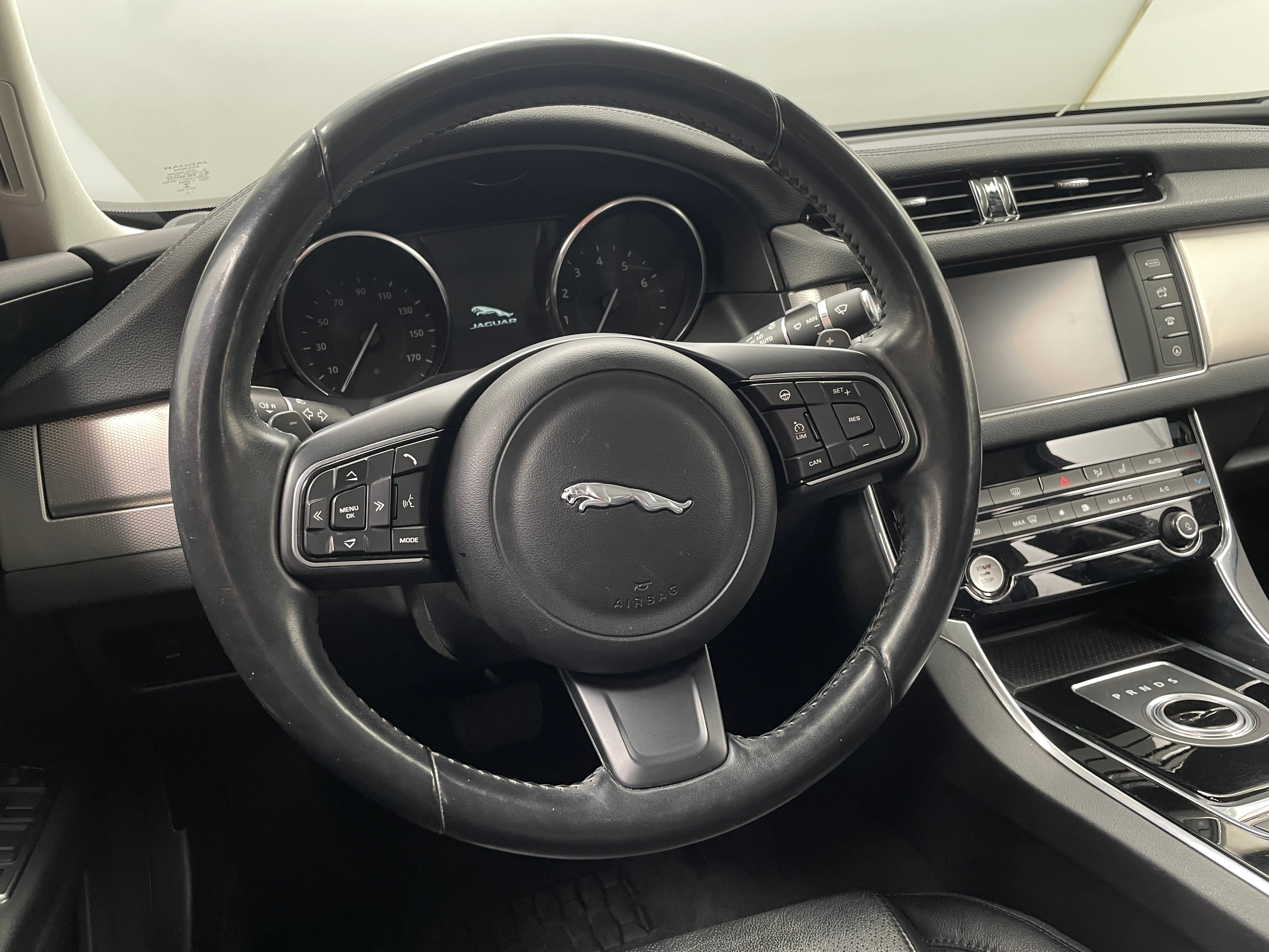 2016 Jaguar XF Prestige 4