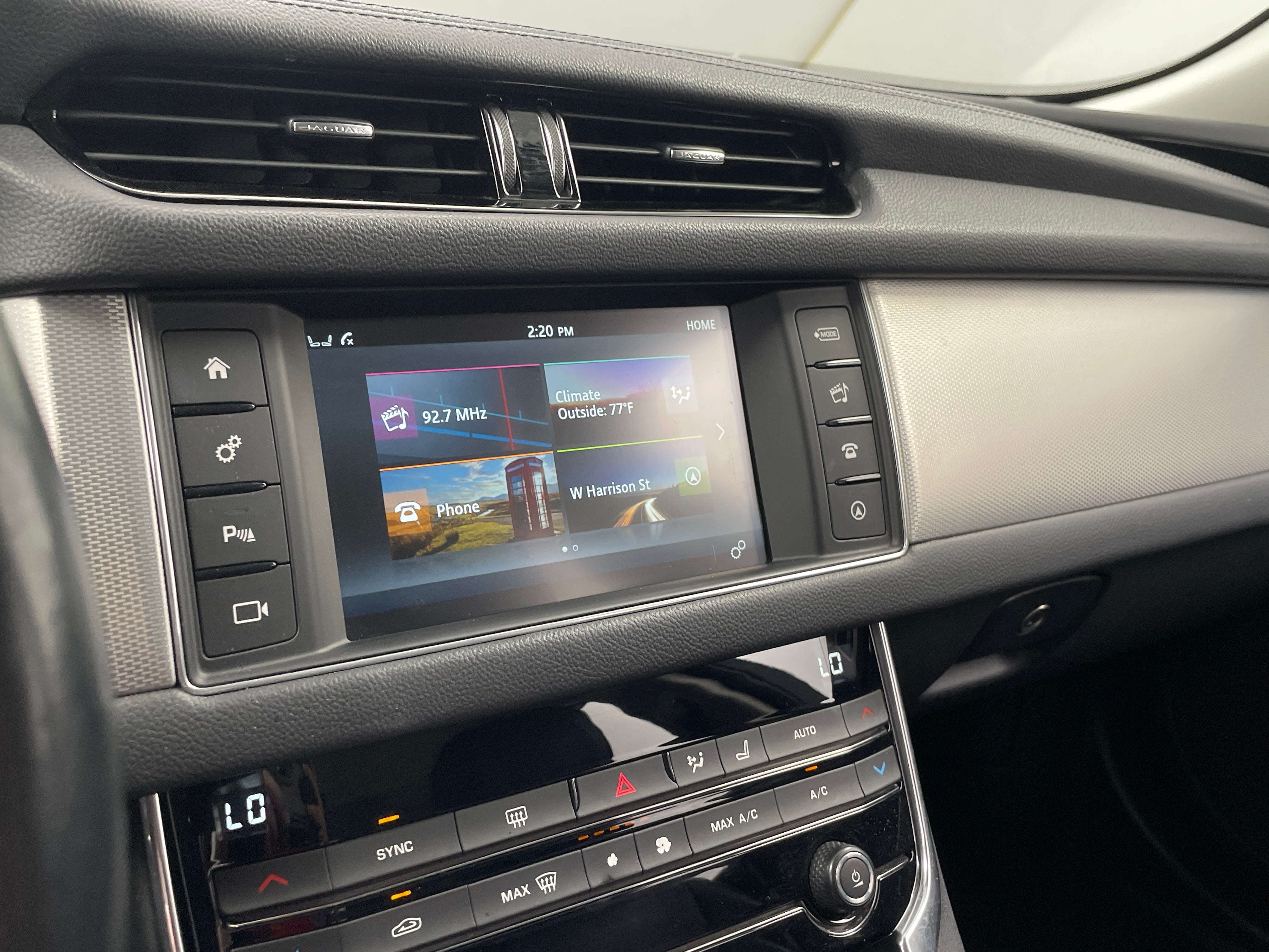 2016 Jaguar XF Prestige 3