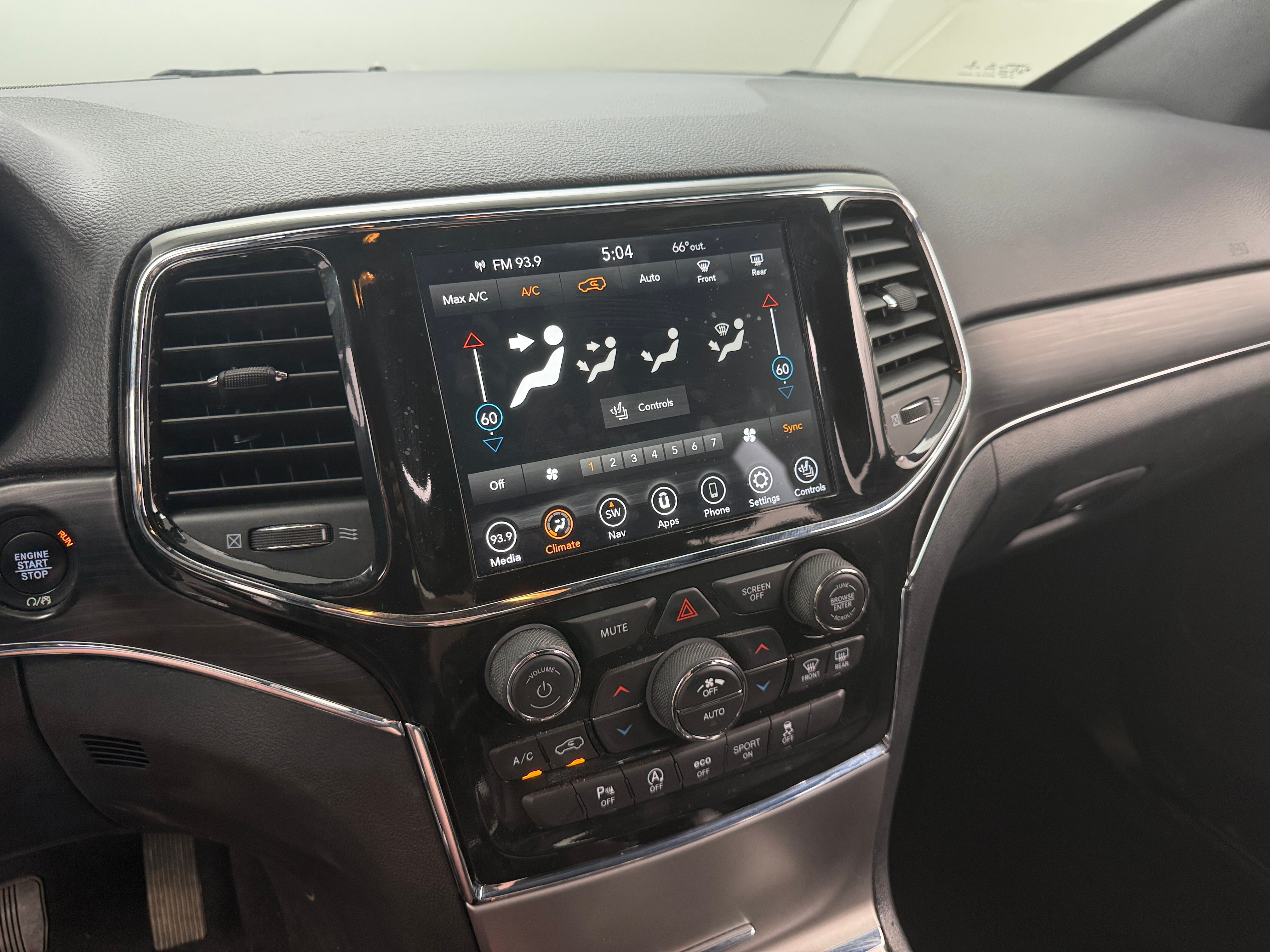 2022 Jeep Grand Cherokee Limited Edition 3