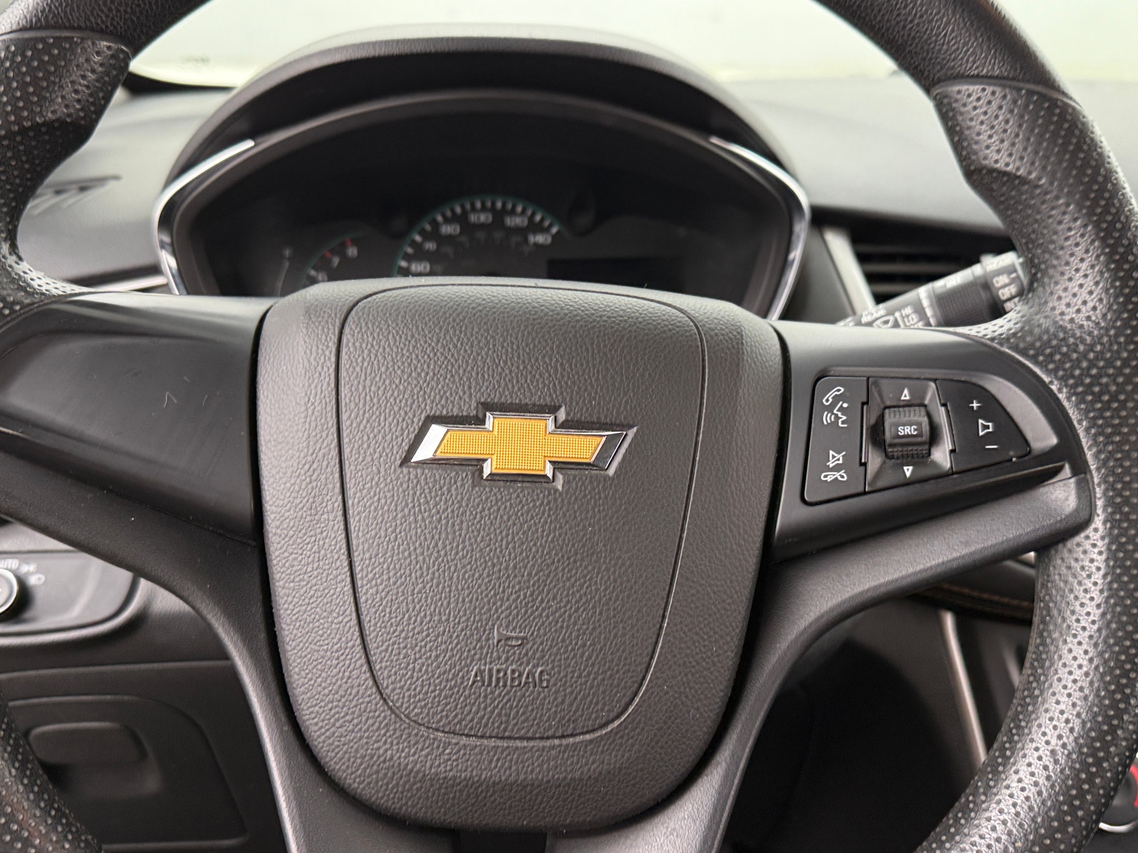 Thumbnail: 2017 Chevrolet Trax - 5