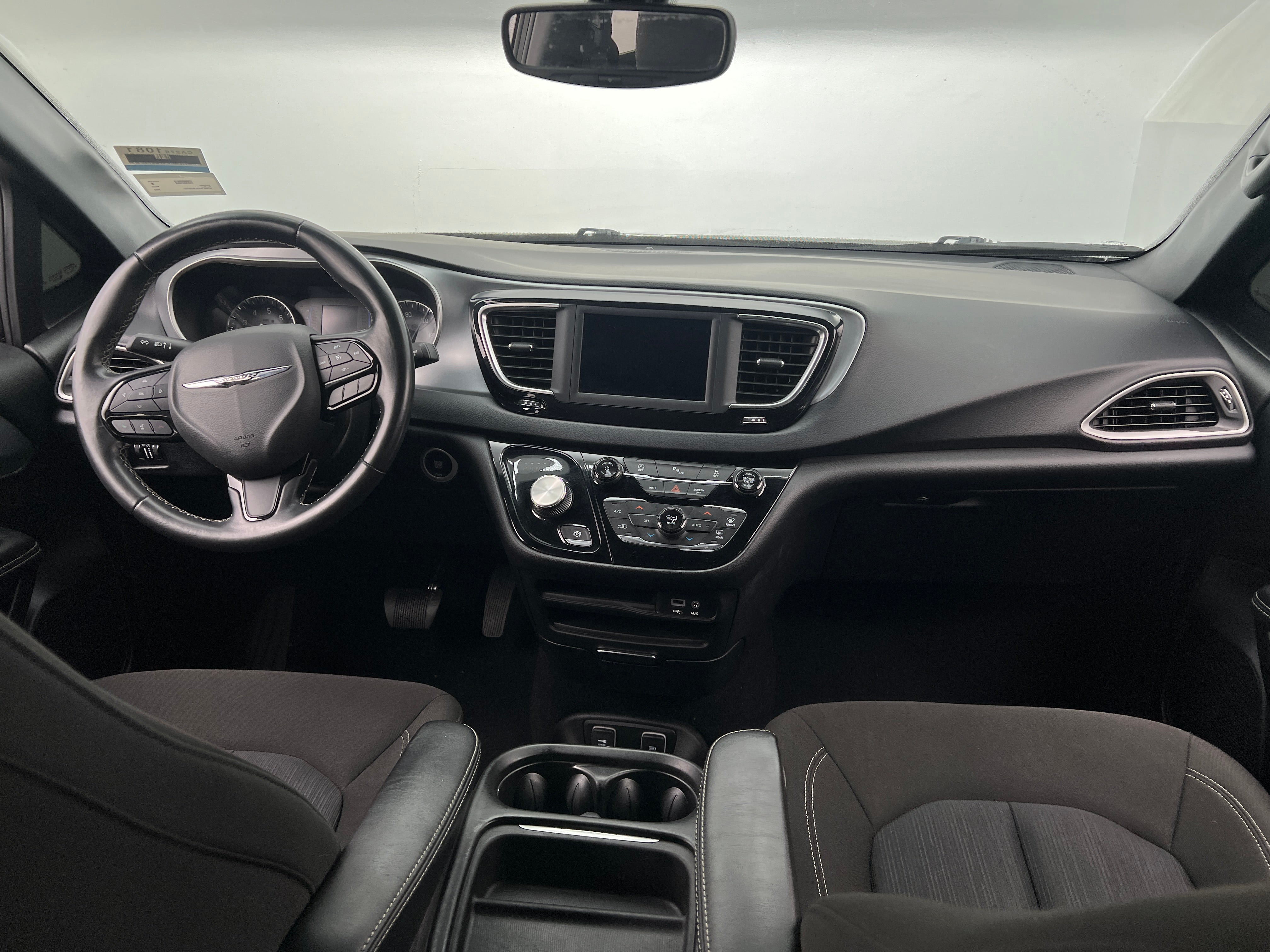 2020 Chrysler Pacifica Touring 3