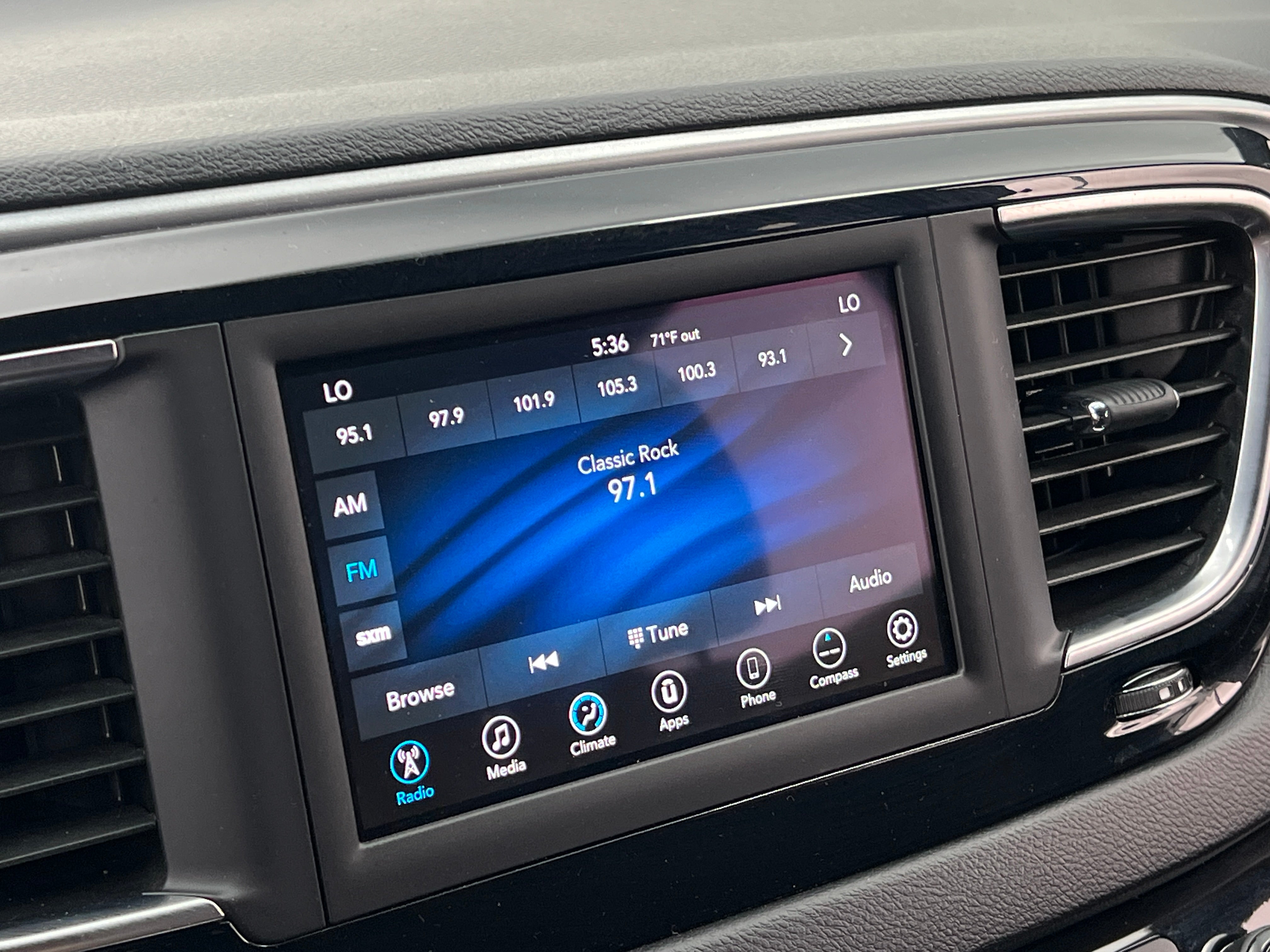 2020 Chrysler Pacifica Touring 4