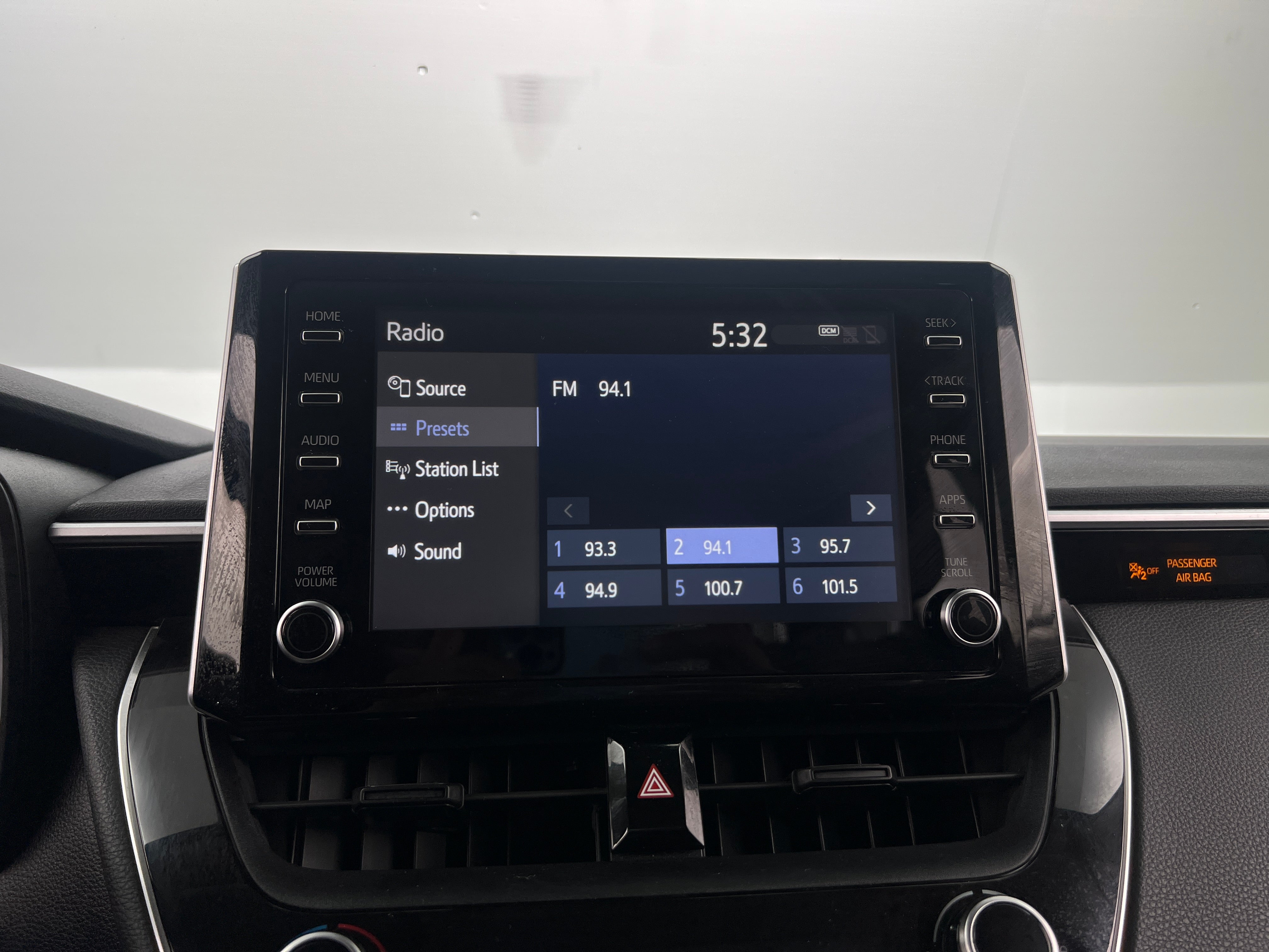 2020 Toyota Corolla LE 4