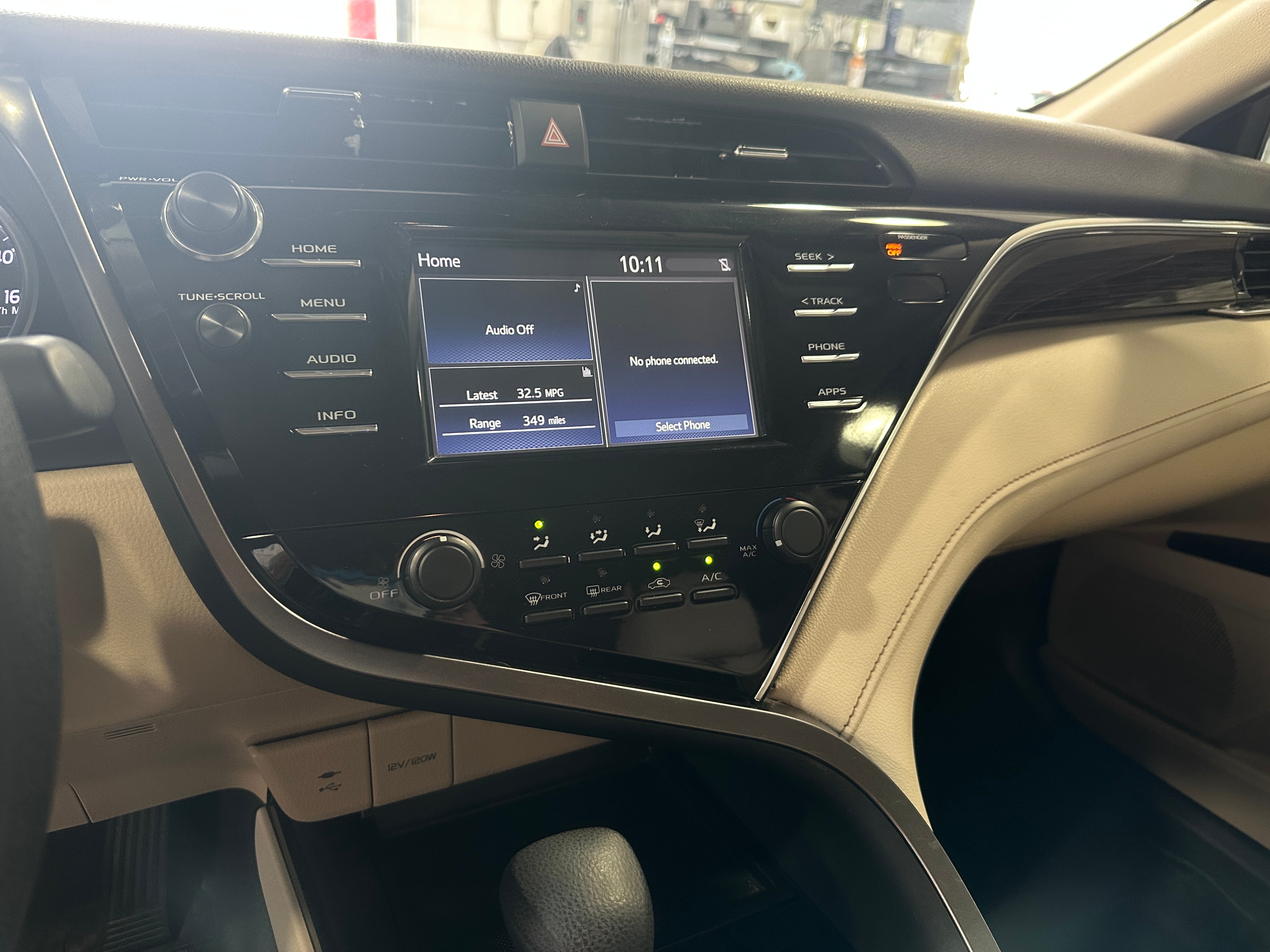 2018 Toyota Camry LE 4