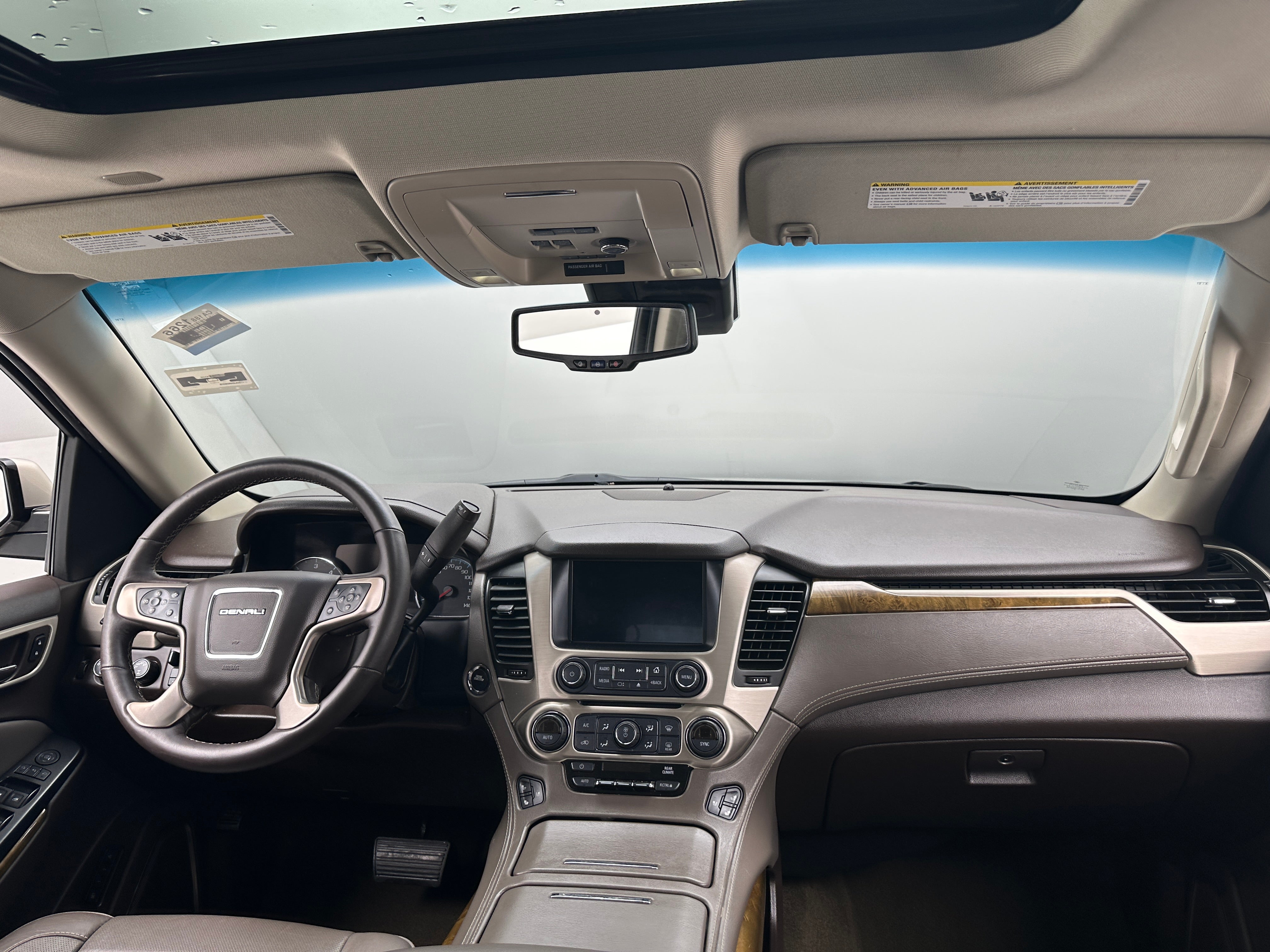 2017 GMC Yukon Denali 2