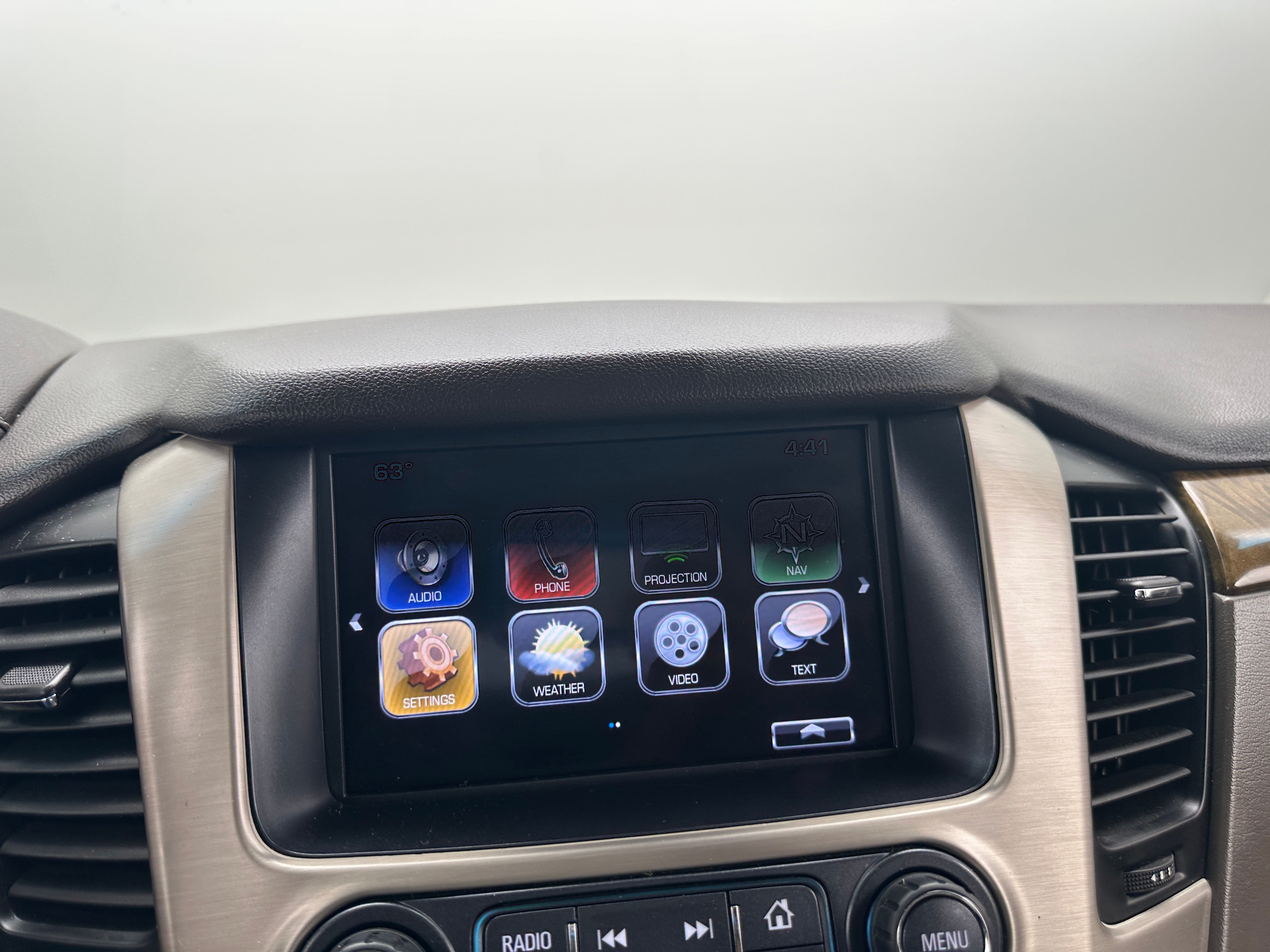 2017 GMC Yukon Denali 3