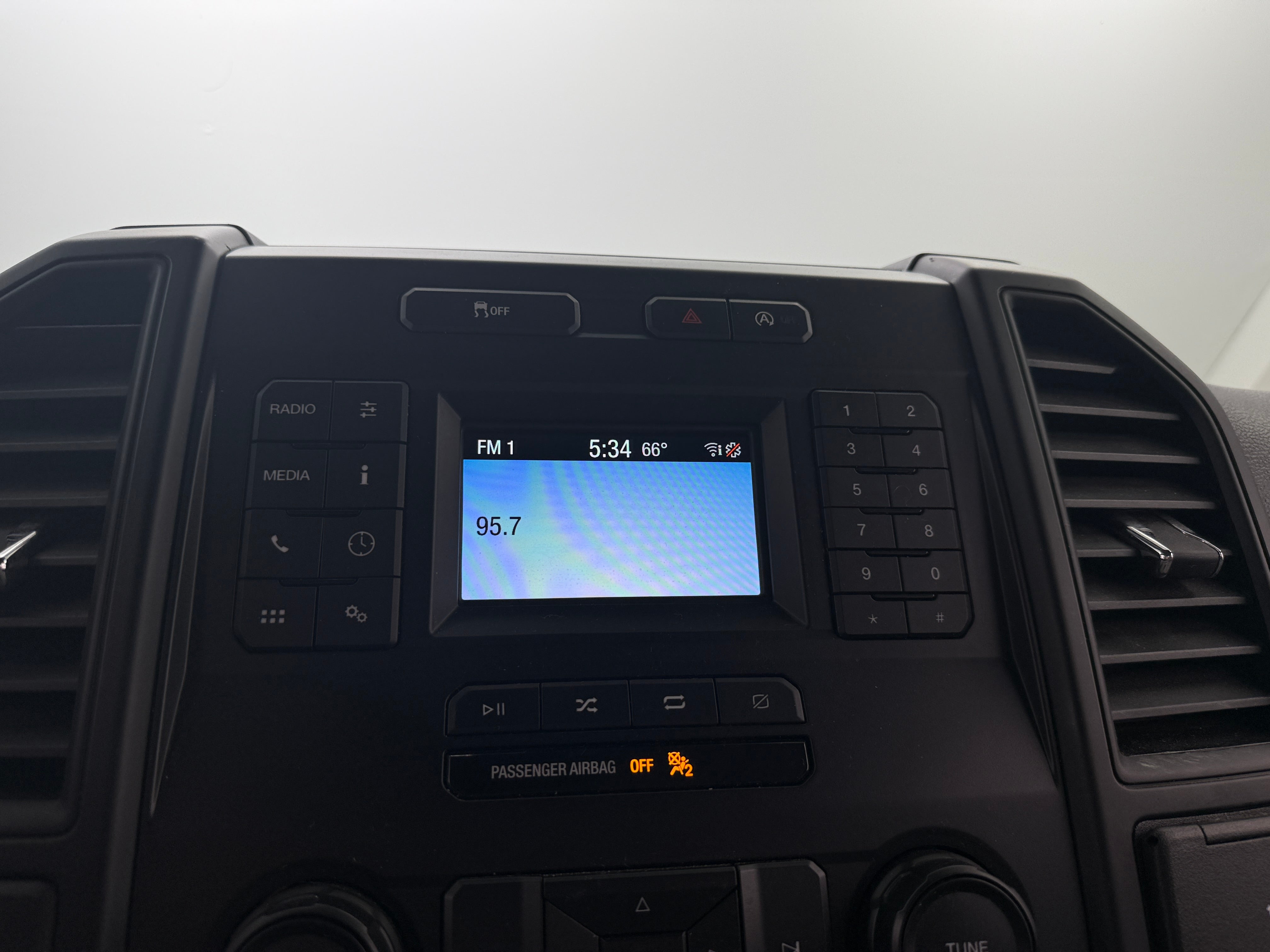 2019 Ford Econoline E-150 4