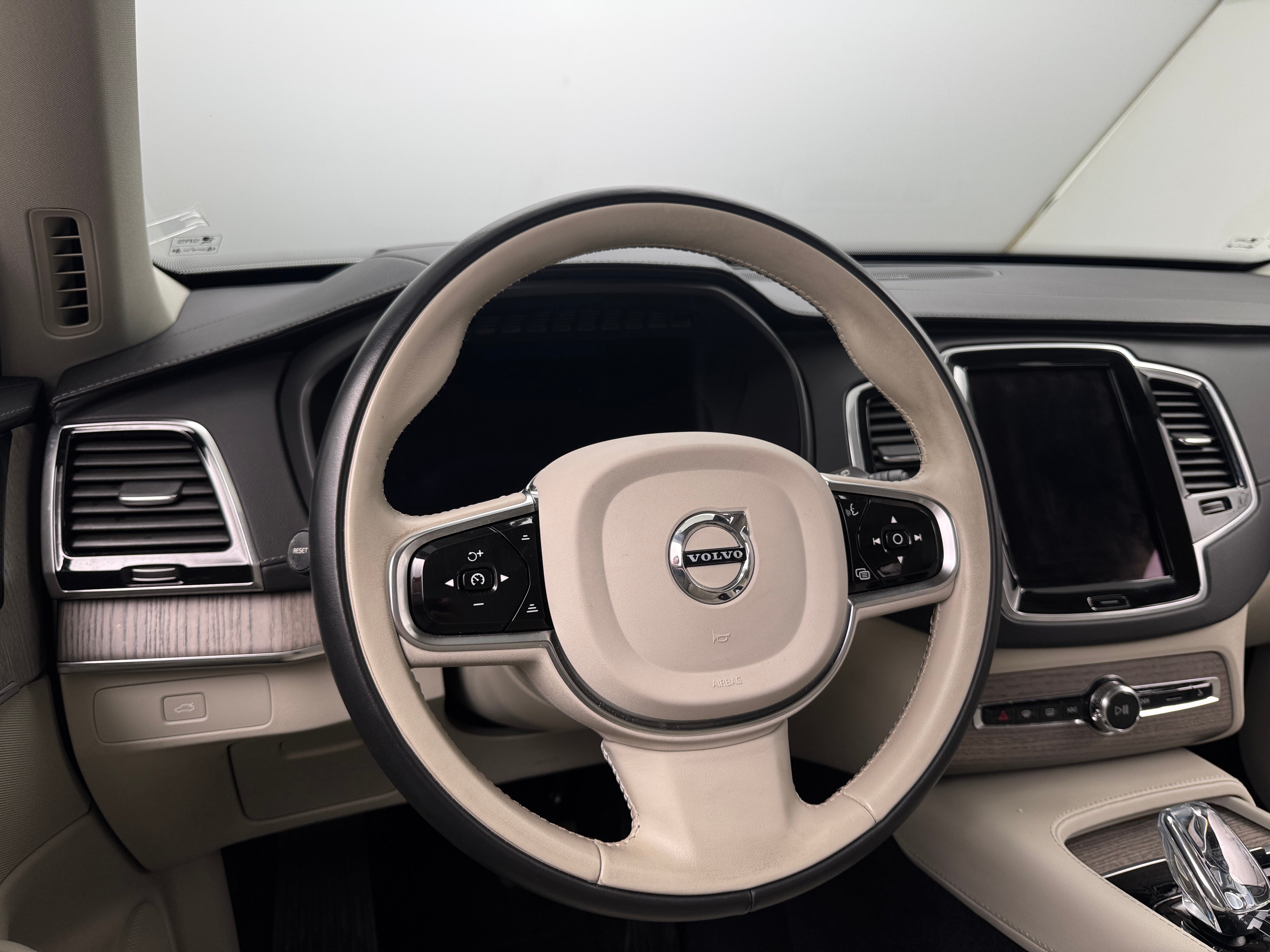 2023 Volvo XC90 B6 Ultimate 4