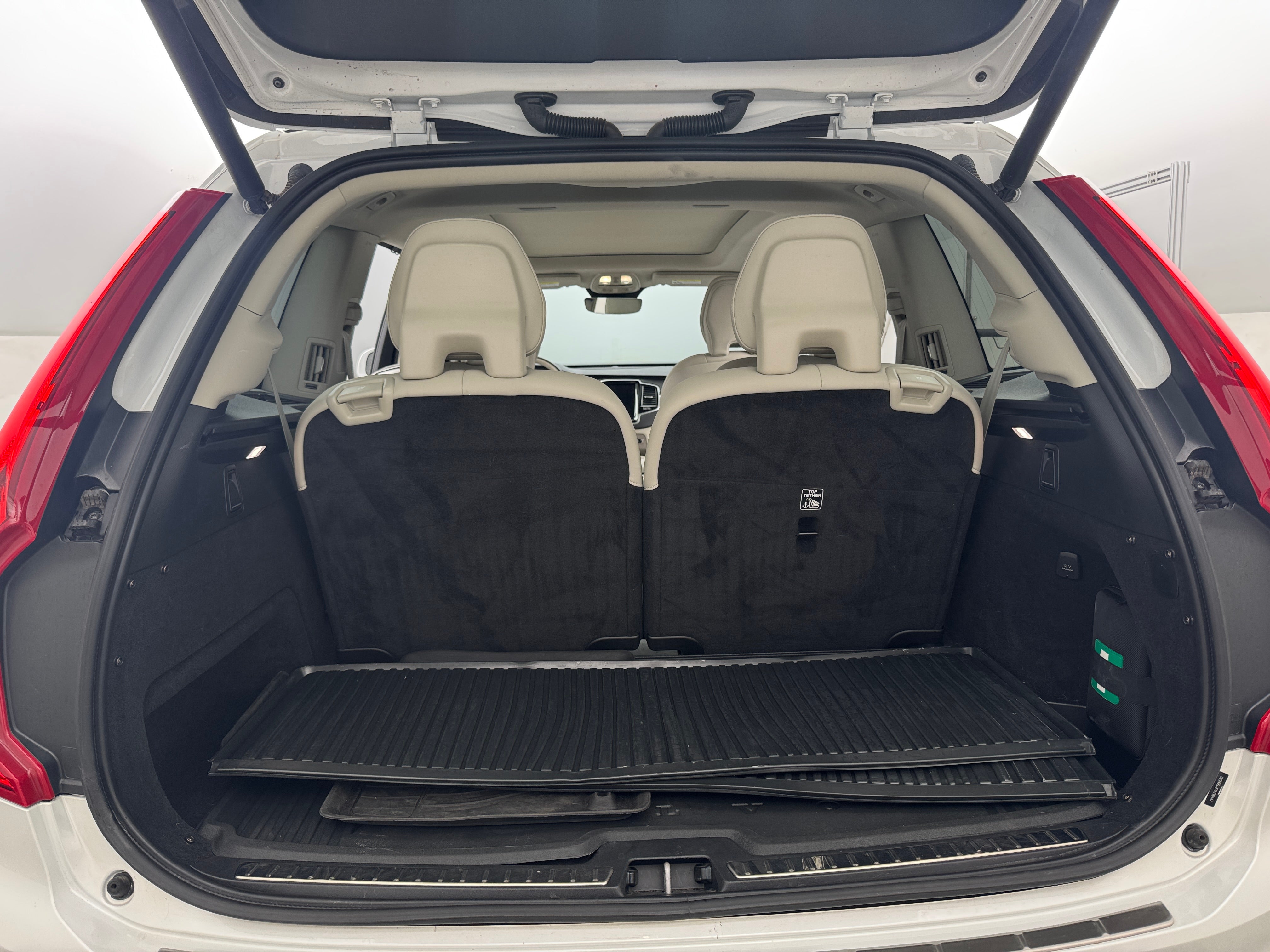 2023 Volvo XC90 B6 Ultimate 6