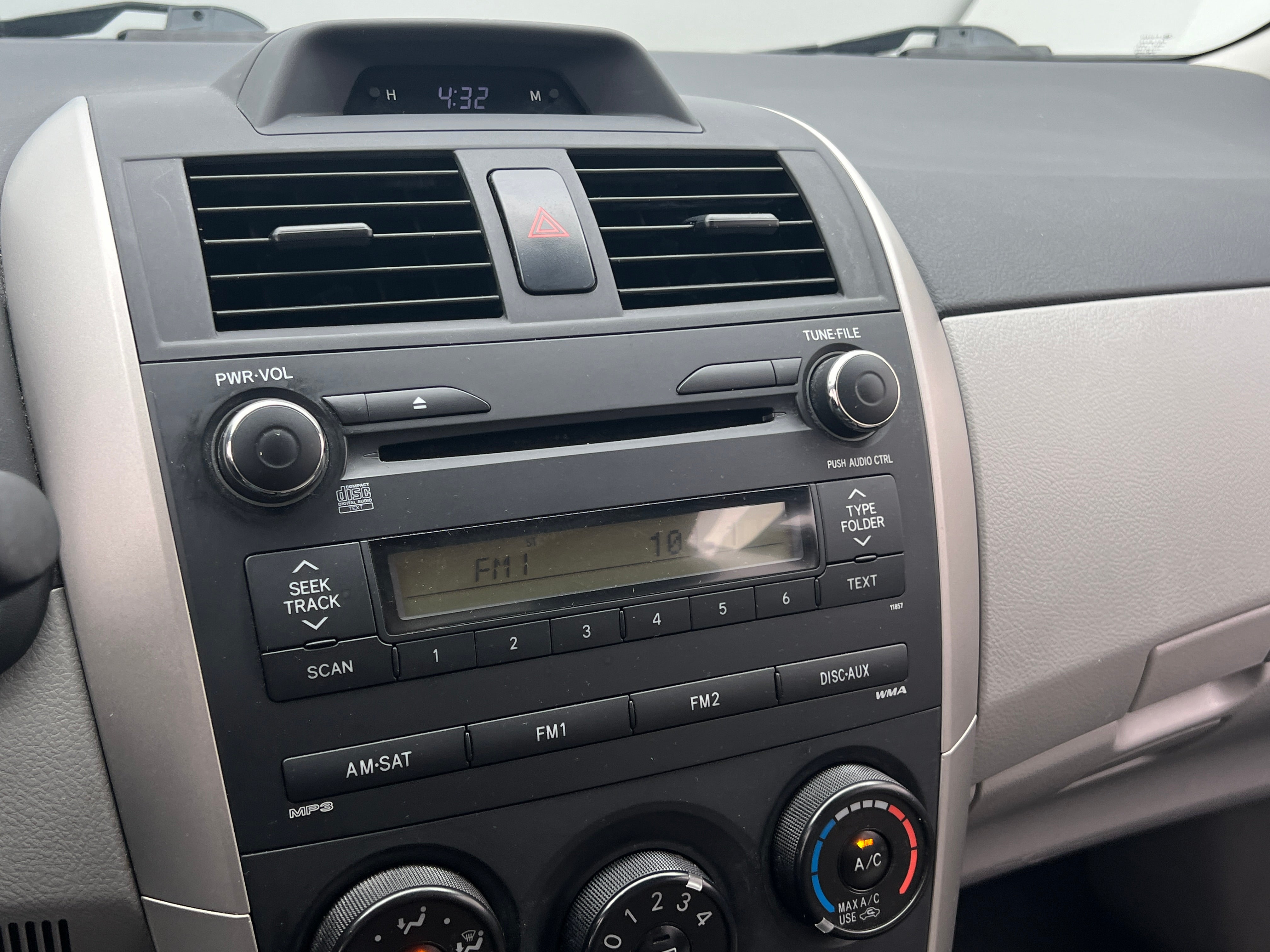 2013 Toyota Corolla L 4